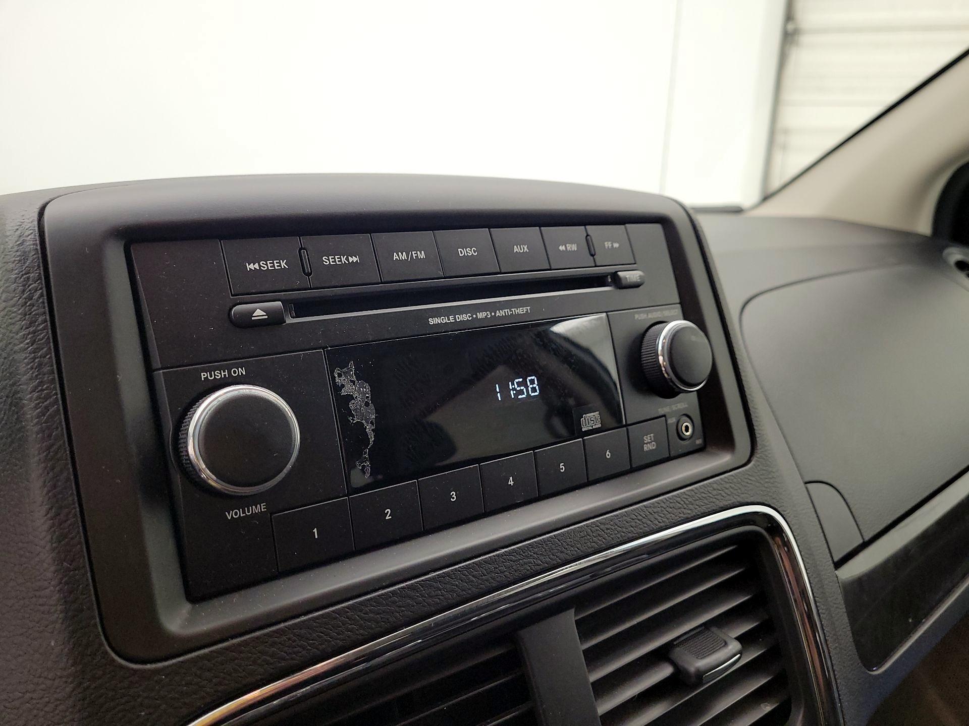 Thumbnail: 2016 Dodge Grand Caravan - 14