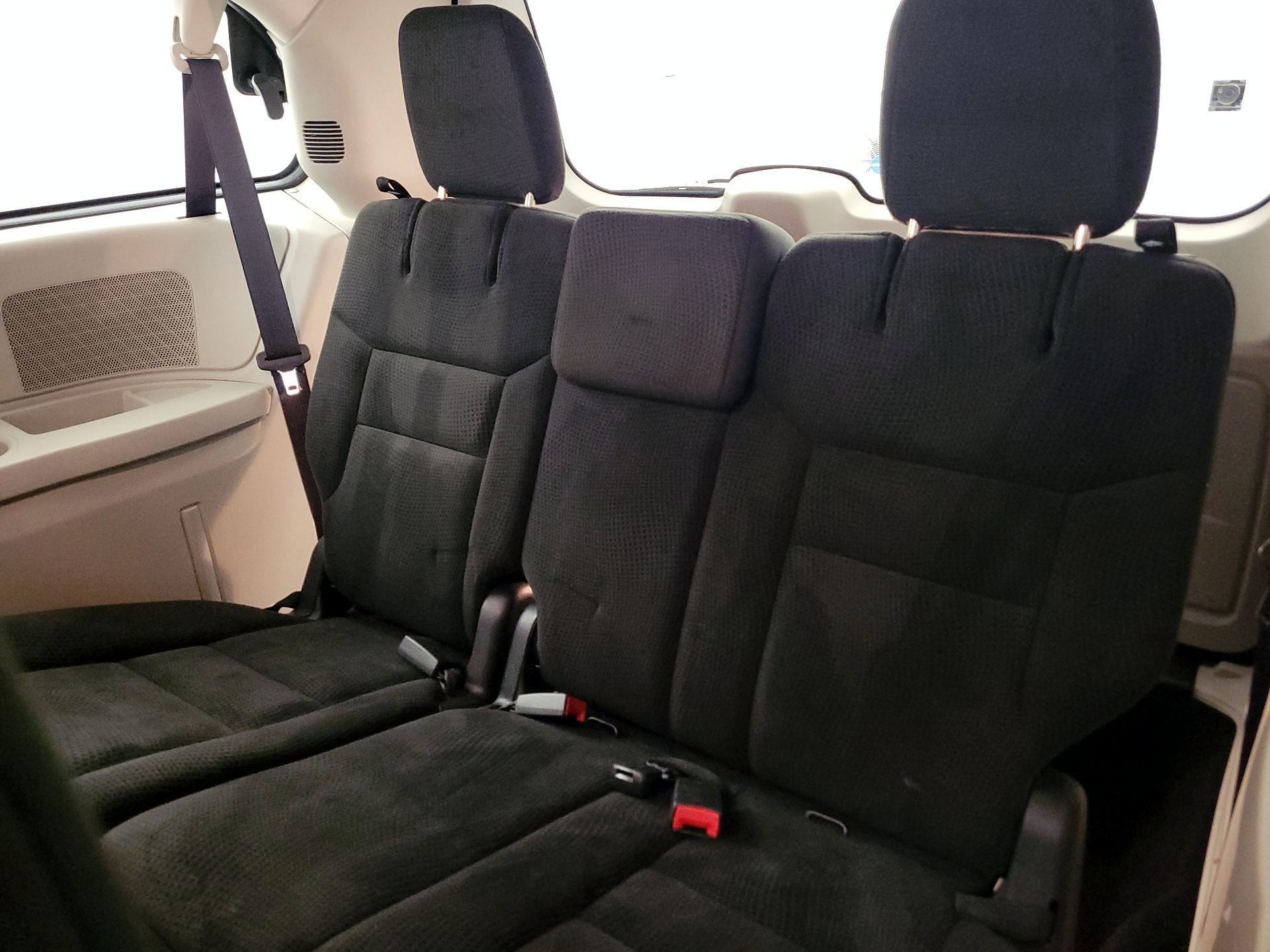 Thumbnail: 2016 Dodge Grand Caravan - 19