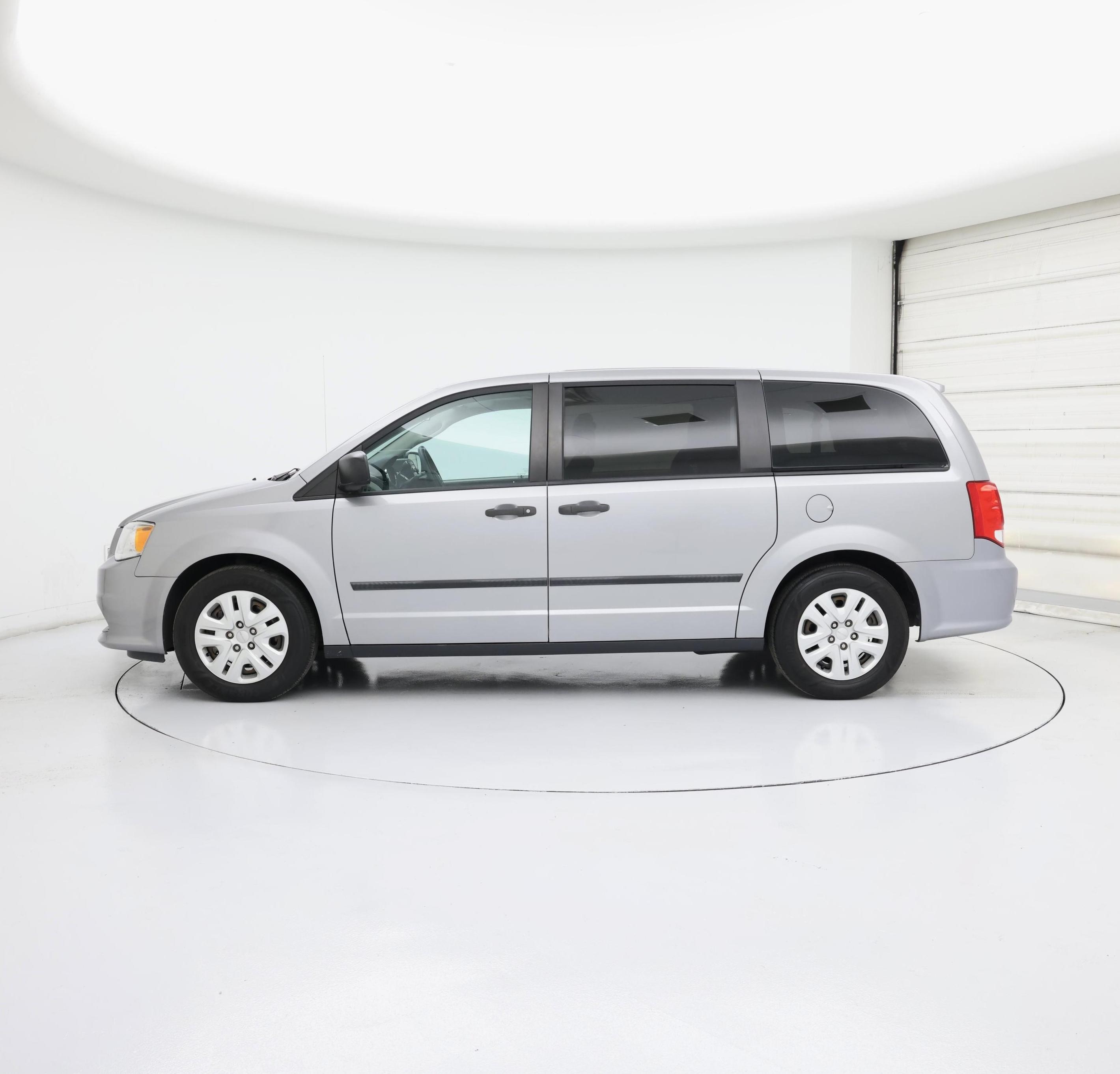 Thumbnail: 2016 Dodge Grand Caravan - 3