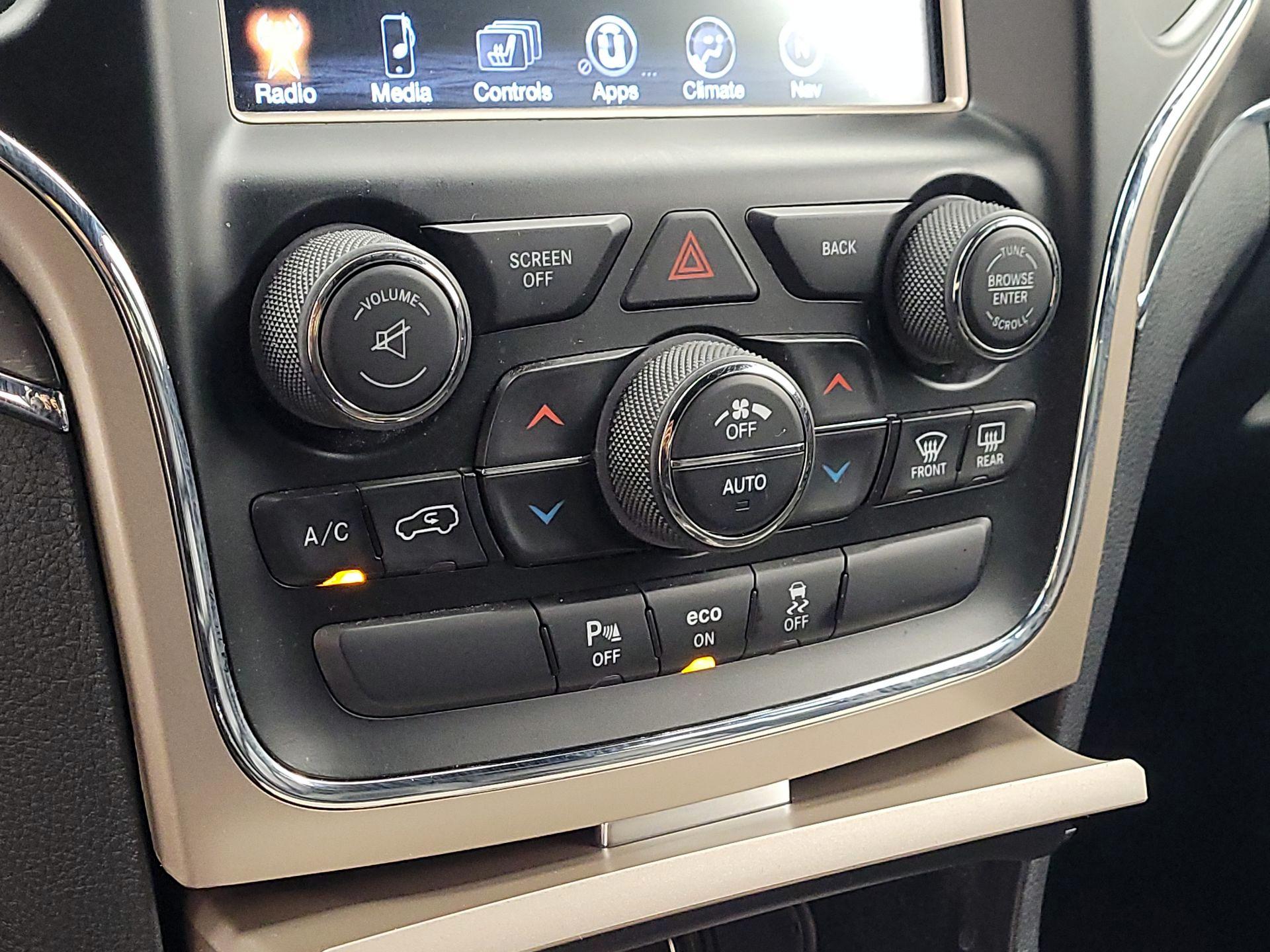 Thumbnail: 2015 Jeep Grand Cherokee - 16