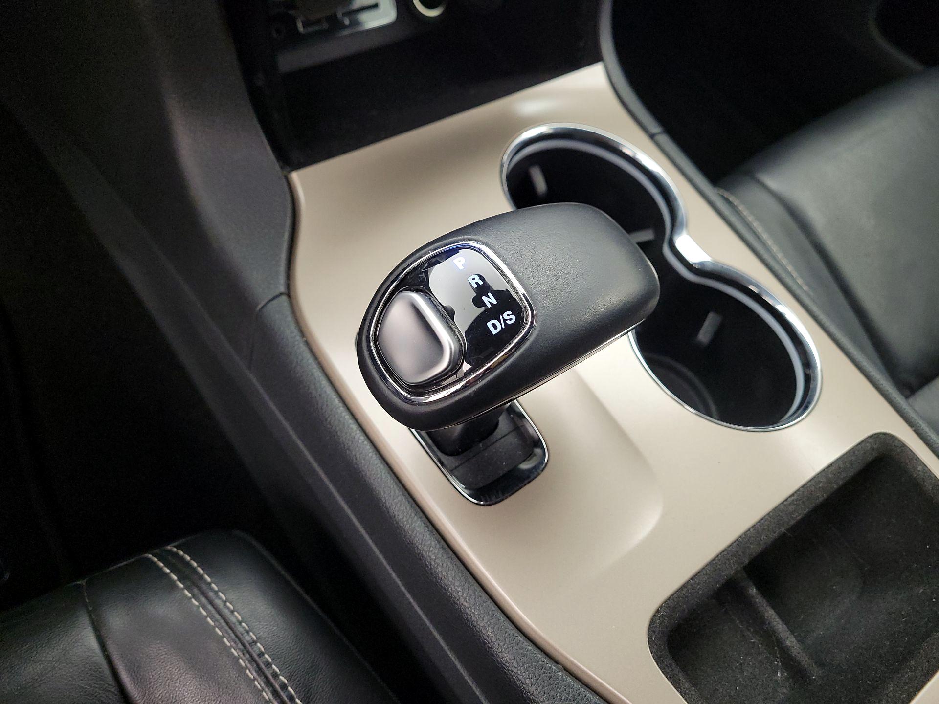 Thumbnail: 2015 Jeep Grand Cherokee - 17