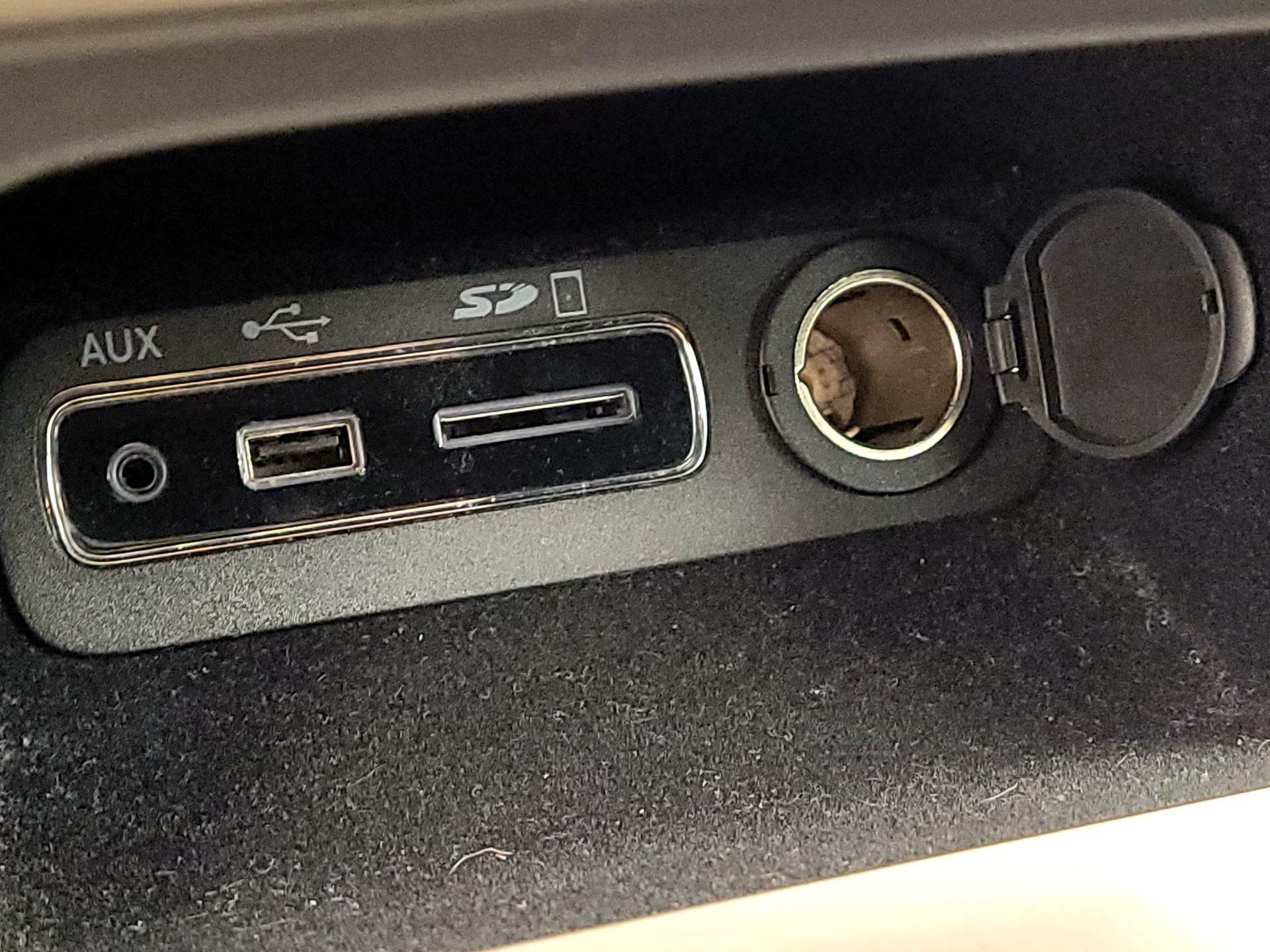 Thumbnail: 2015 Jeep Grand Cherokee - 18