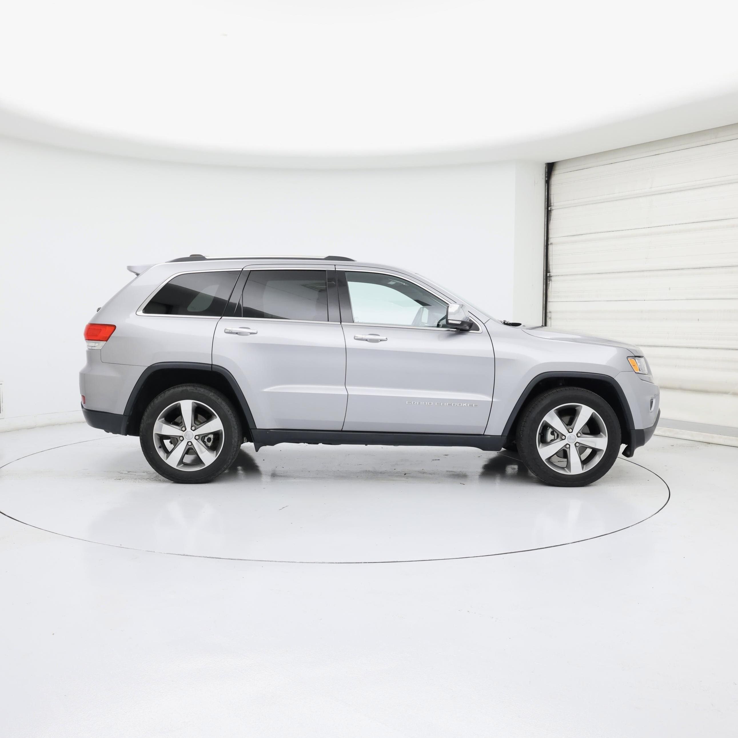 Thumbnail: 2015 Jeep Grand Cherokee - 7