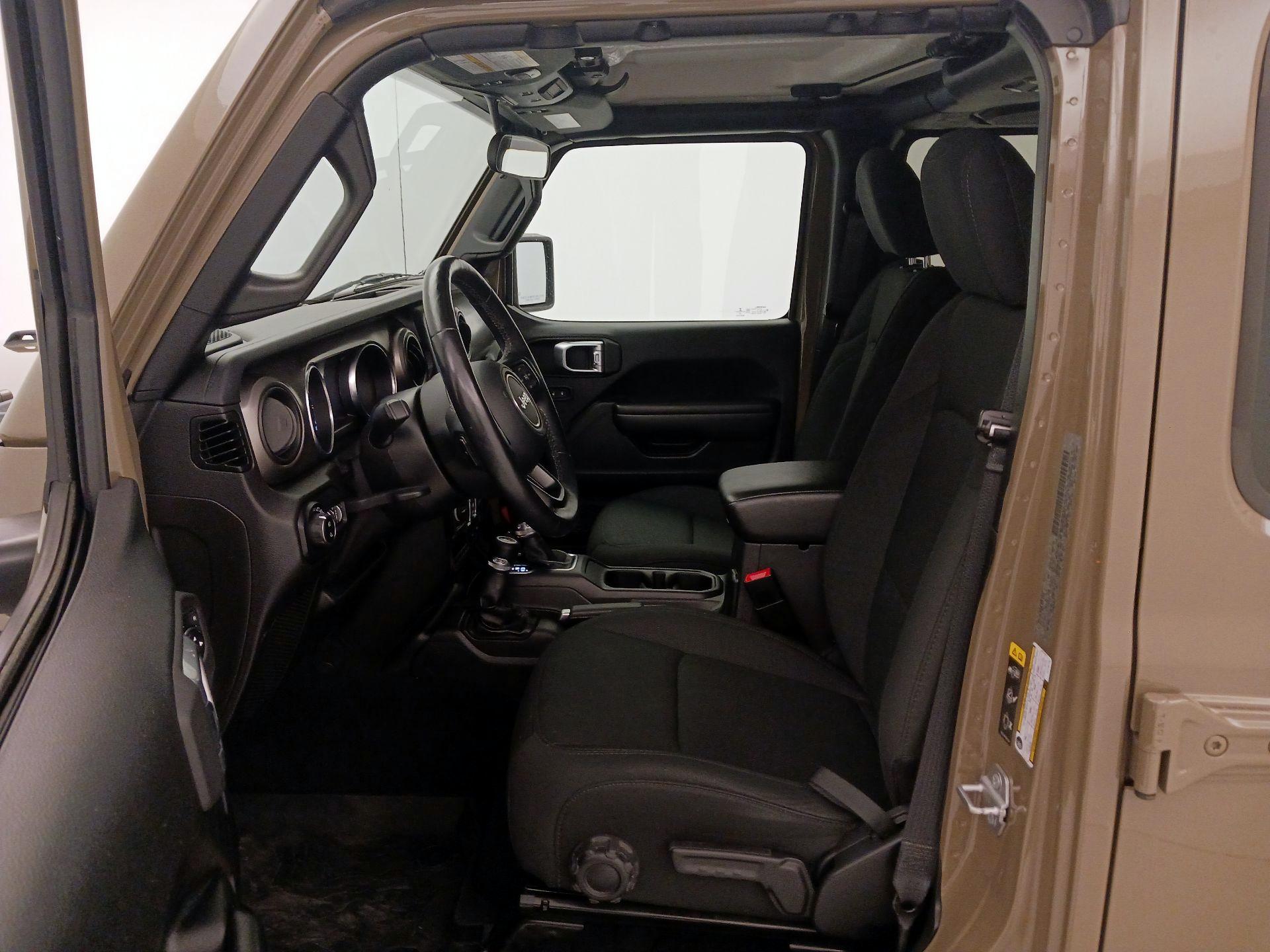 Thumbnail: 2020 Jeep Gladiator - 11