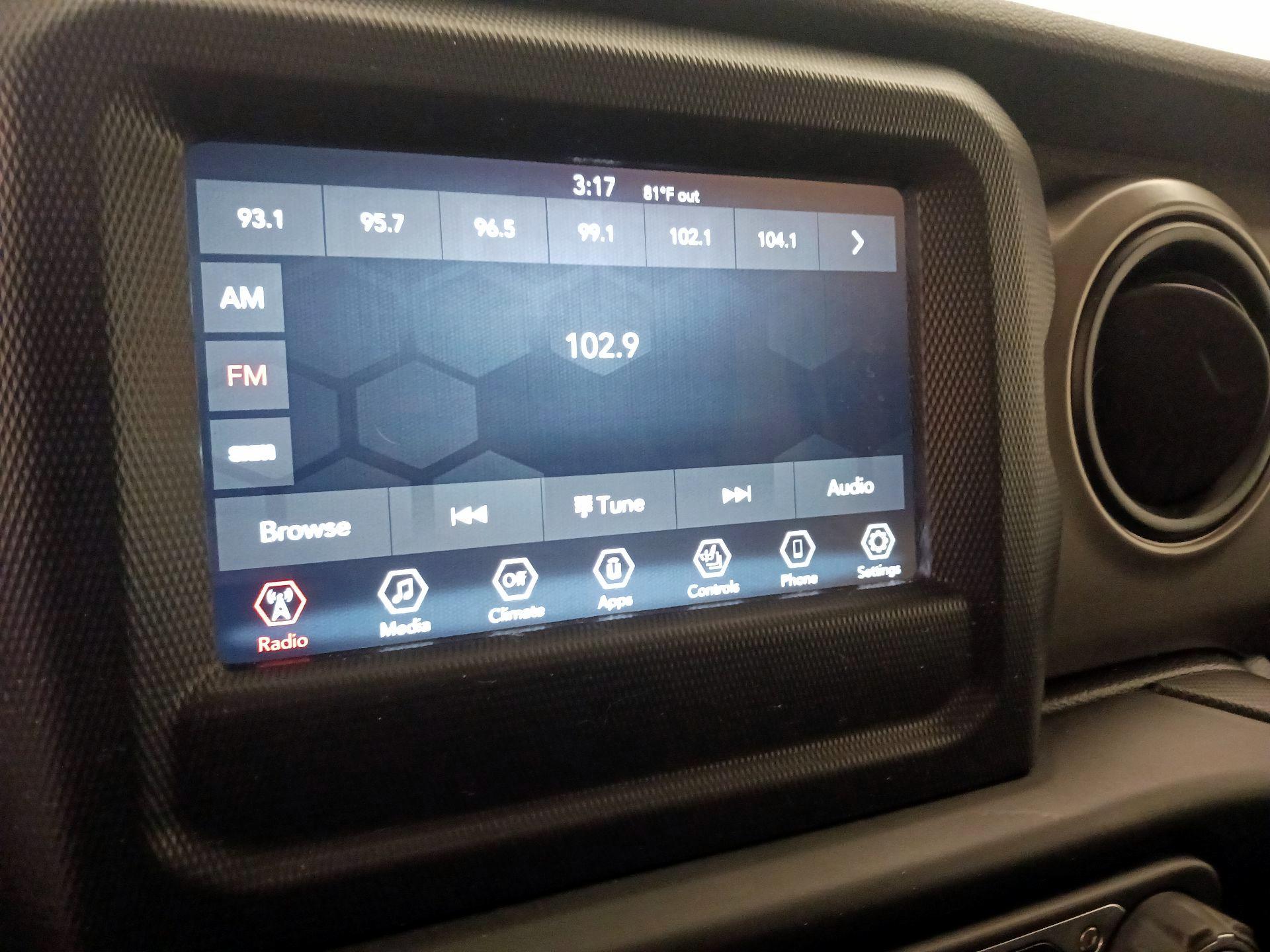 Thumbnail: 2020 Jeep Gladiator - 15