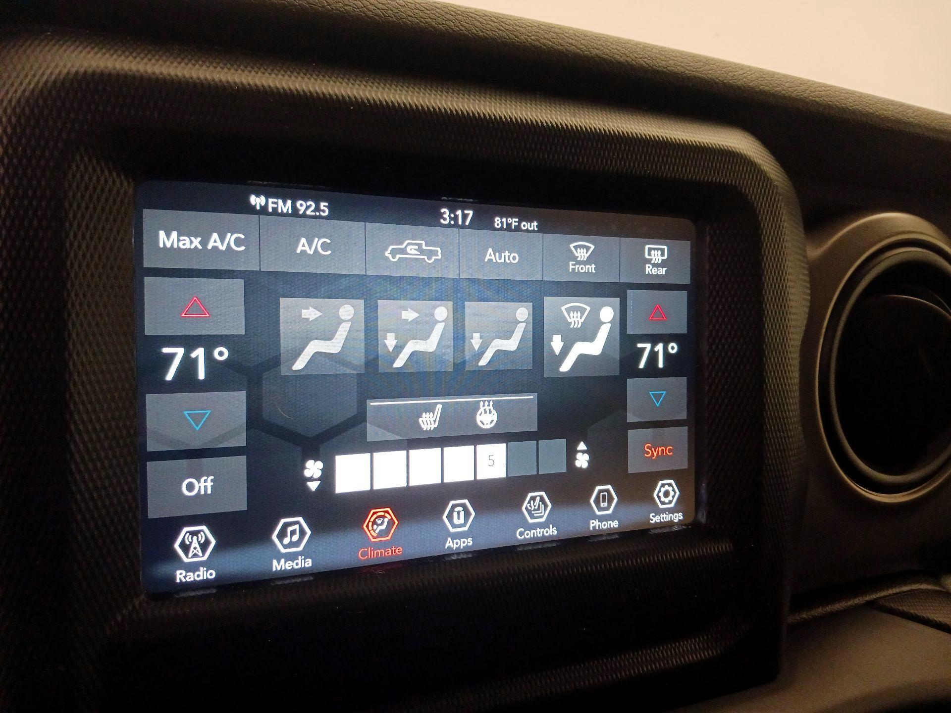 Thumbnail: 2020 Jeep Gladiator - 16