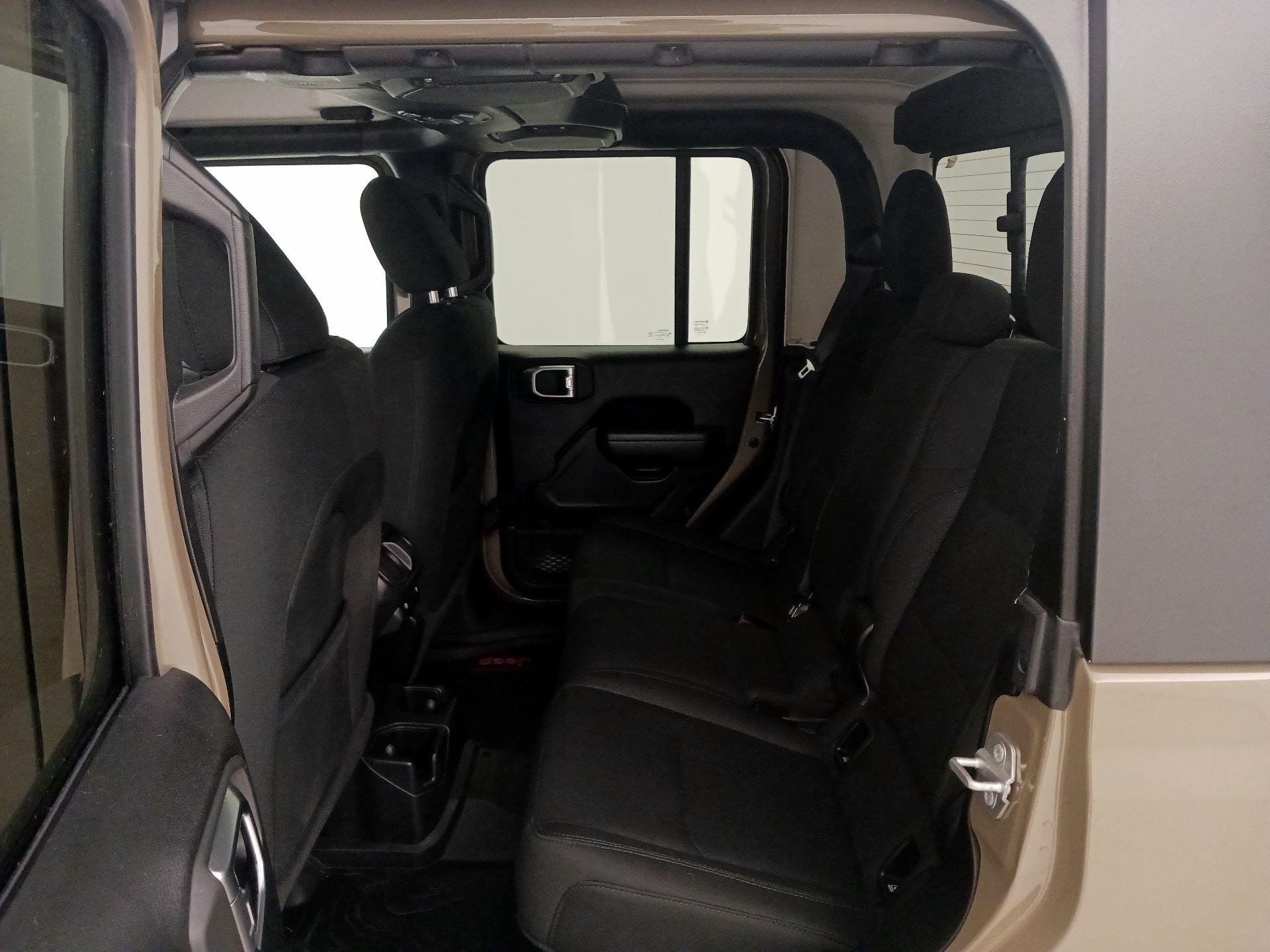 Thumbnail: 2020 Jeep Gladiator - 19