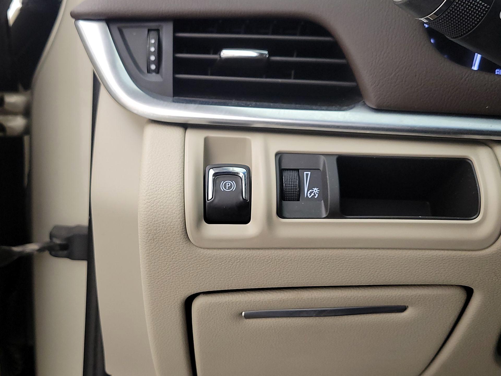 Thumbnail: 2015 Cadillac XTS - 13