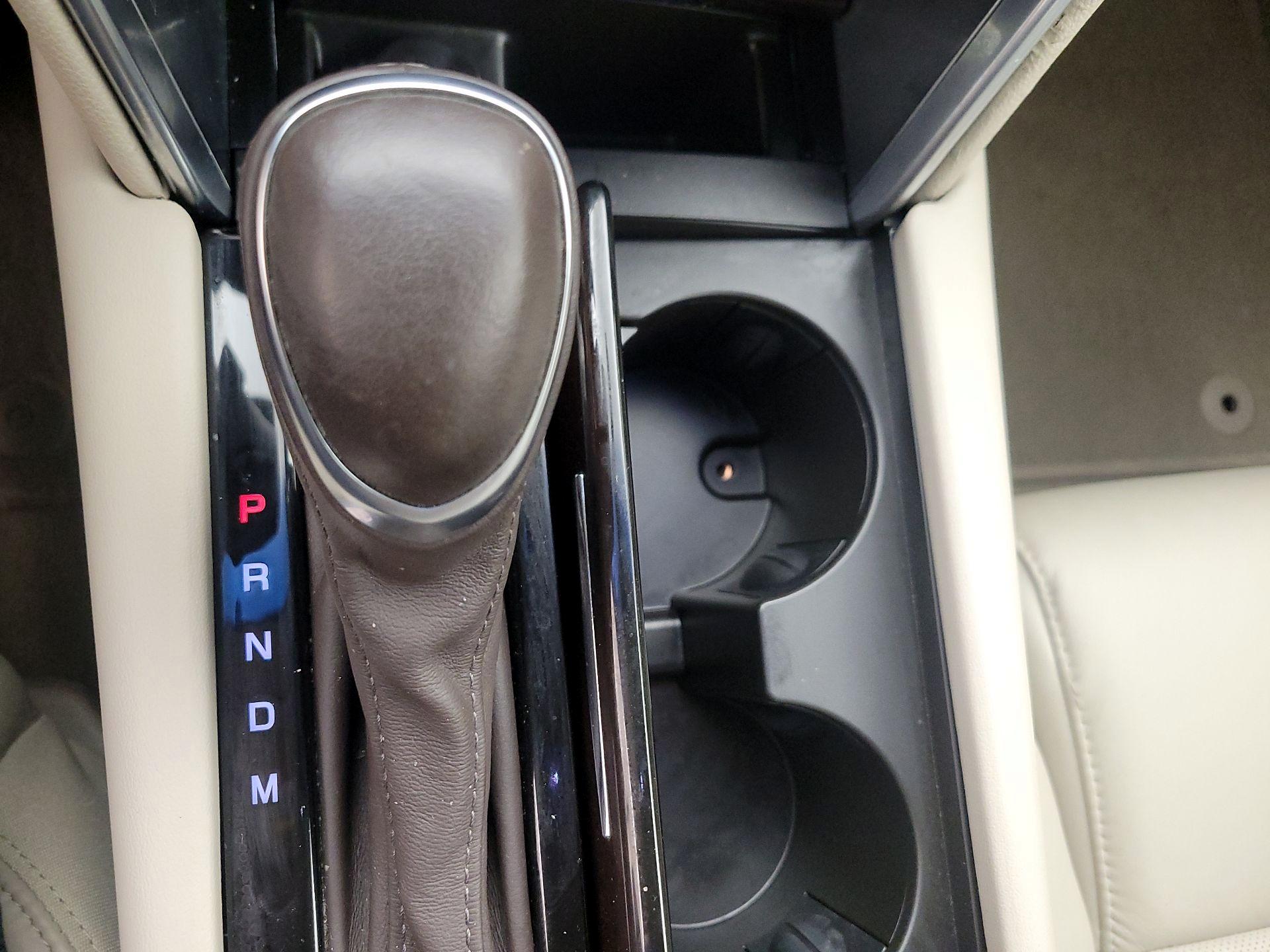 Thumbnail: 2015 Cadillac XTS - 16