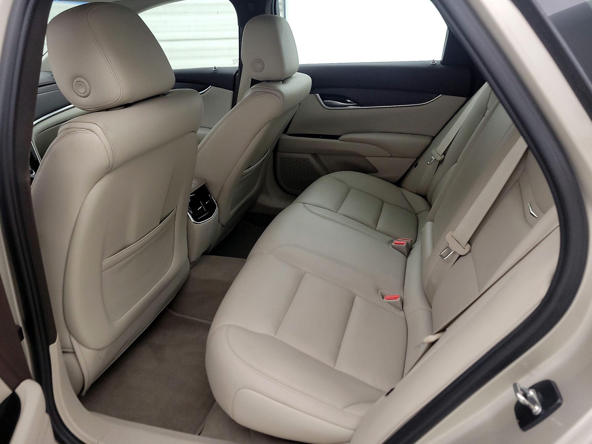 Thumbnail: 2015 Cadillac XTS - 18