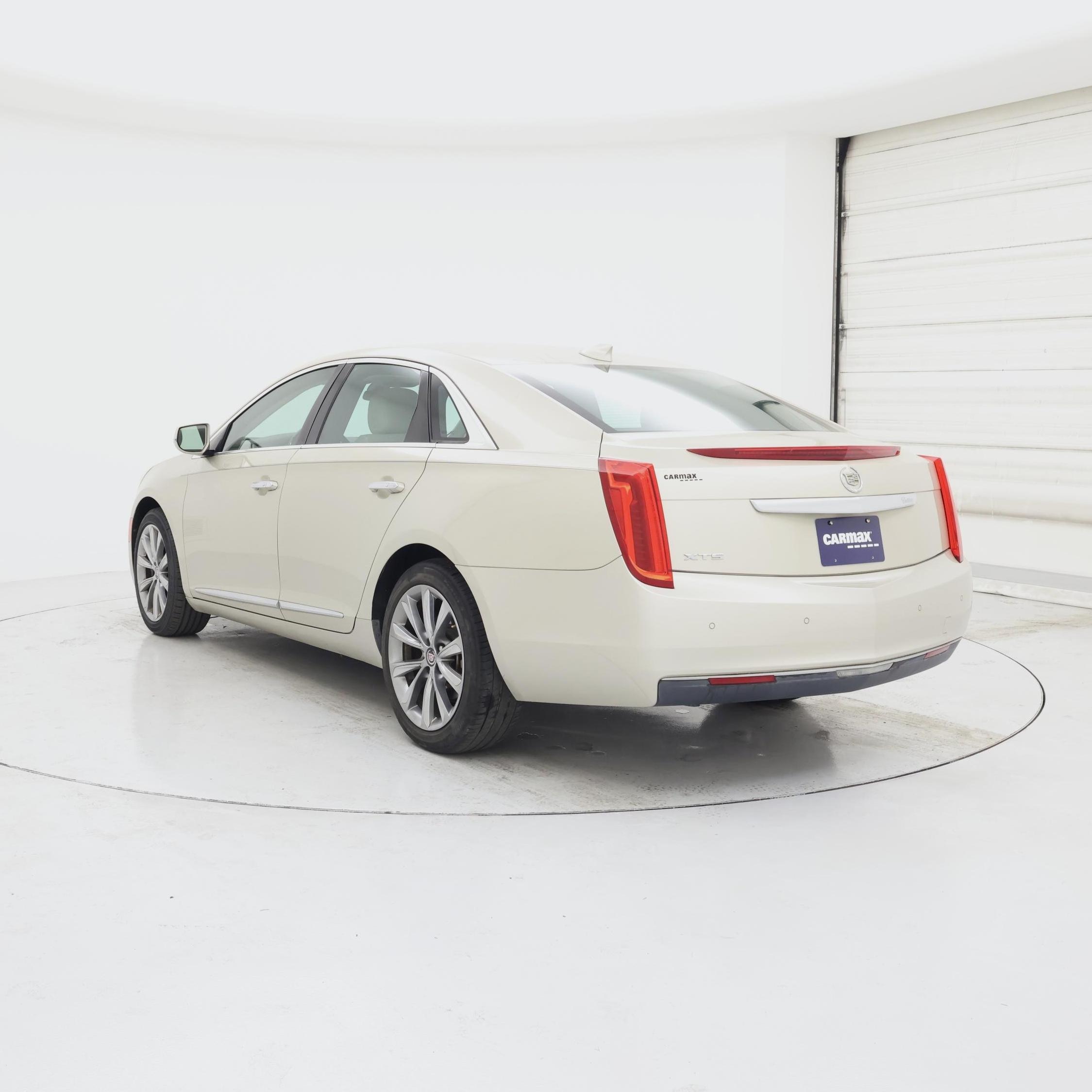 Thumbnail: 2015 Cadillac XTS - 2
