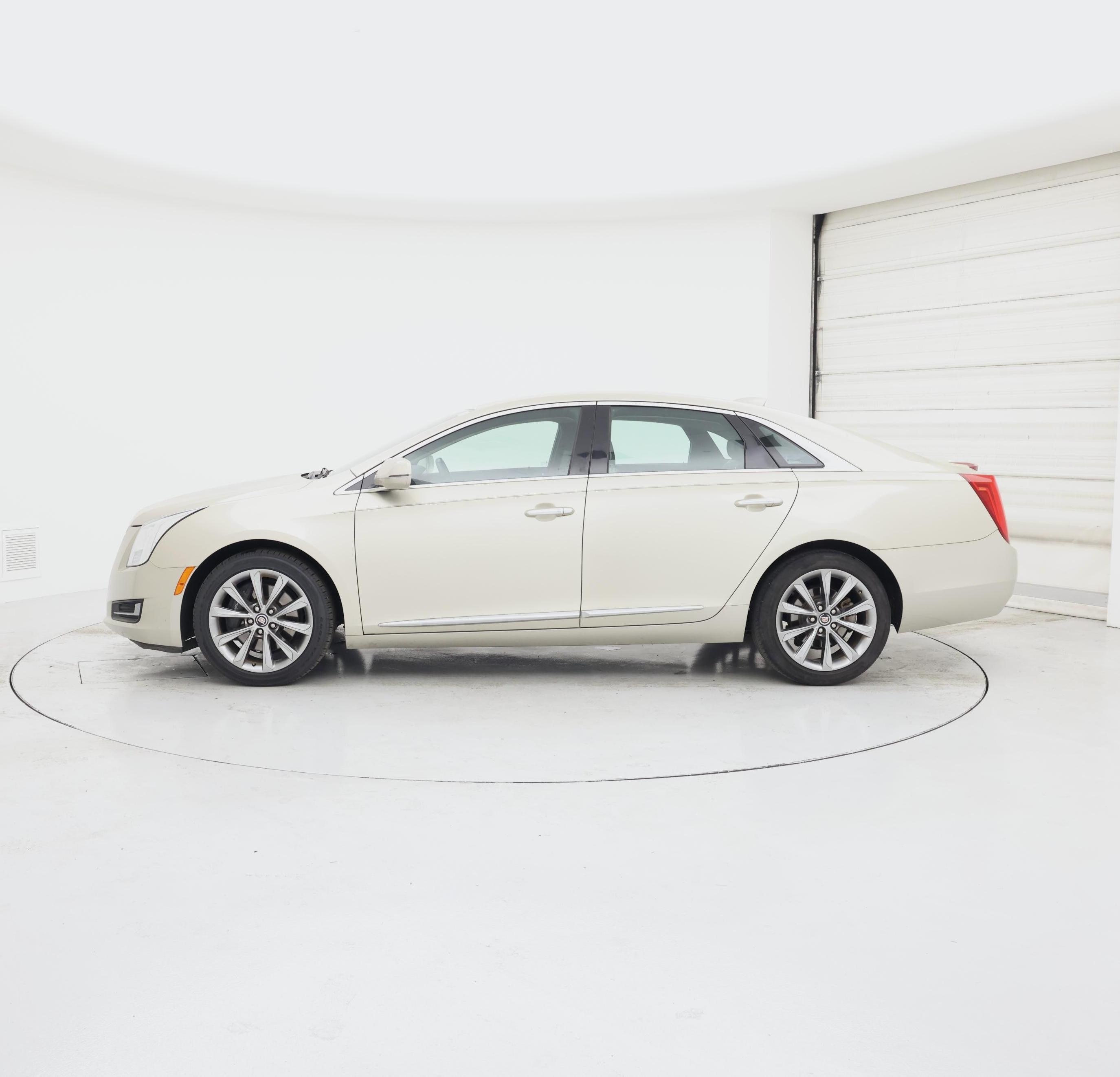 Thumbnail: 2015 Cadillac XTS - 3
