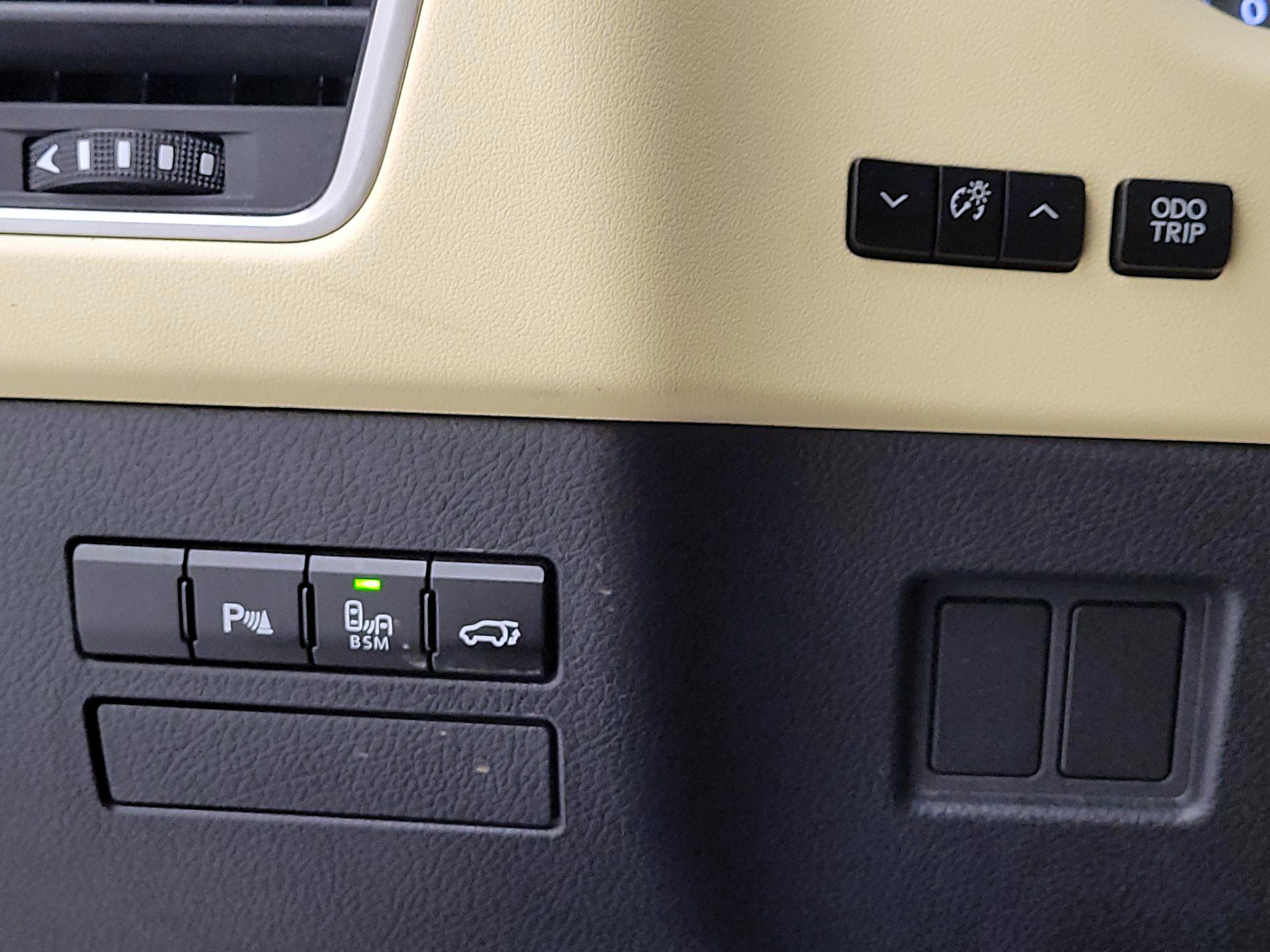 Thumbnail: 2015 Lexus NX - 13