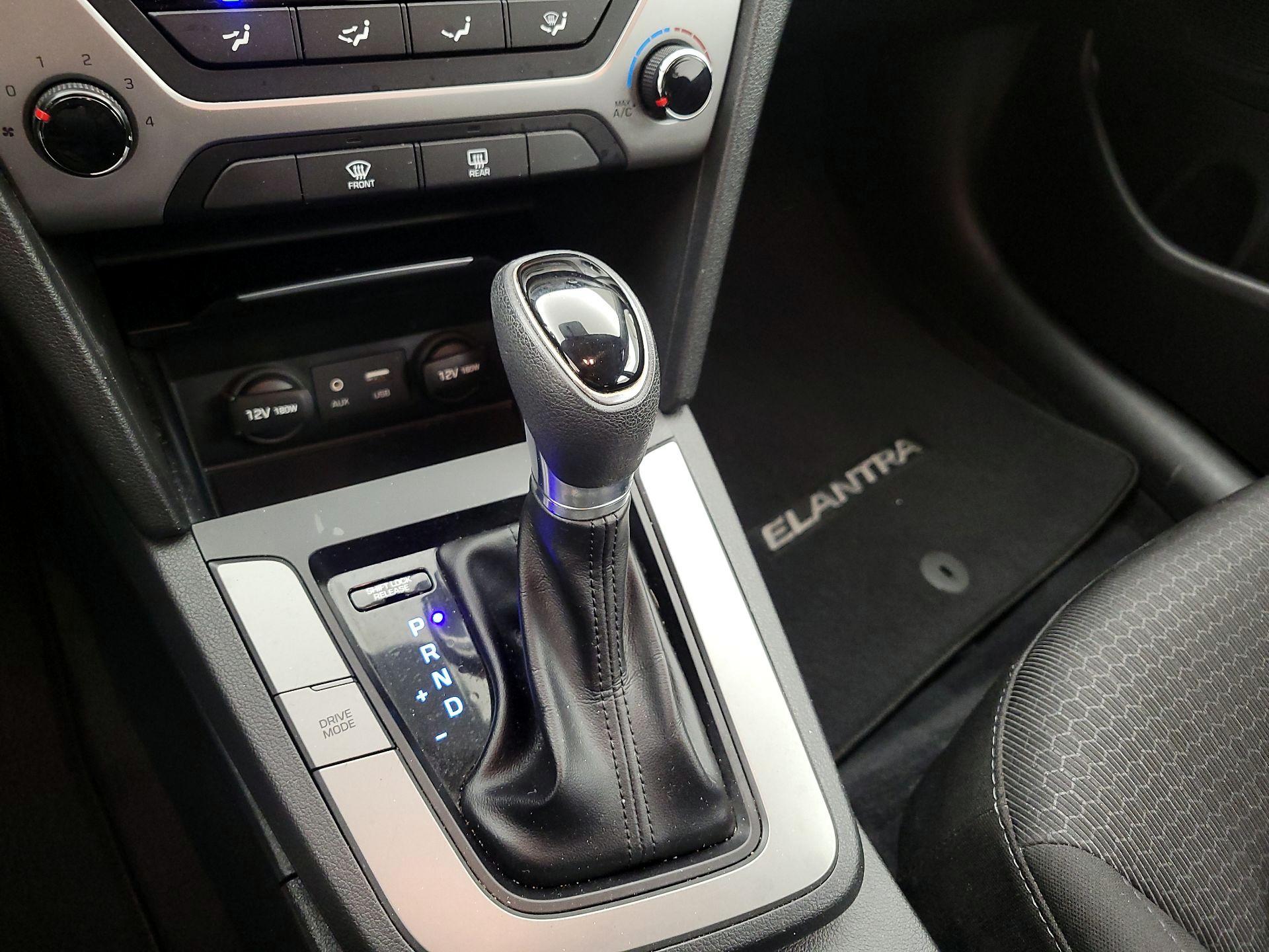 Thumbnail: 2018 Hyundai Elantra - 16