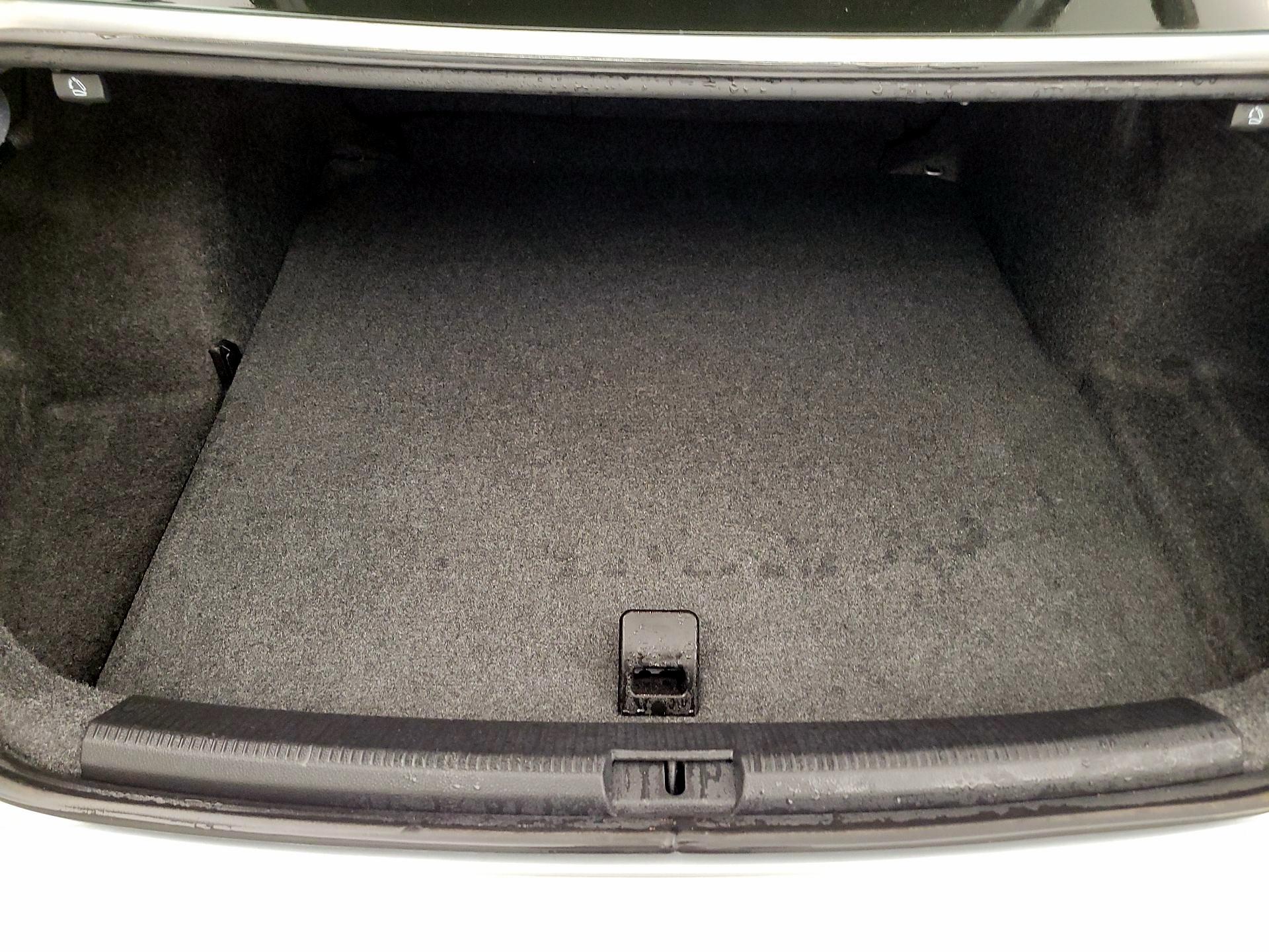 Thumbnail: 2017 Volkswagen Passat - 19