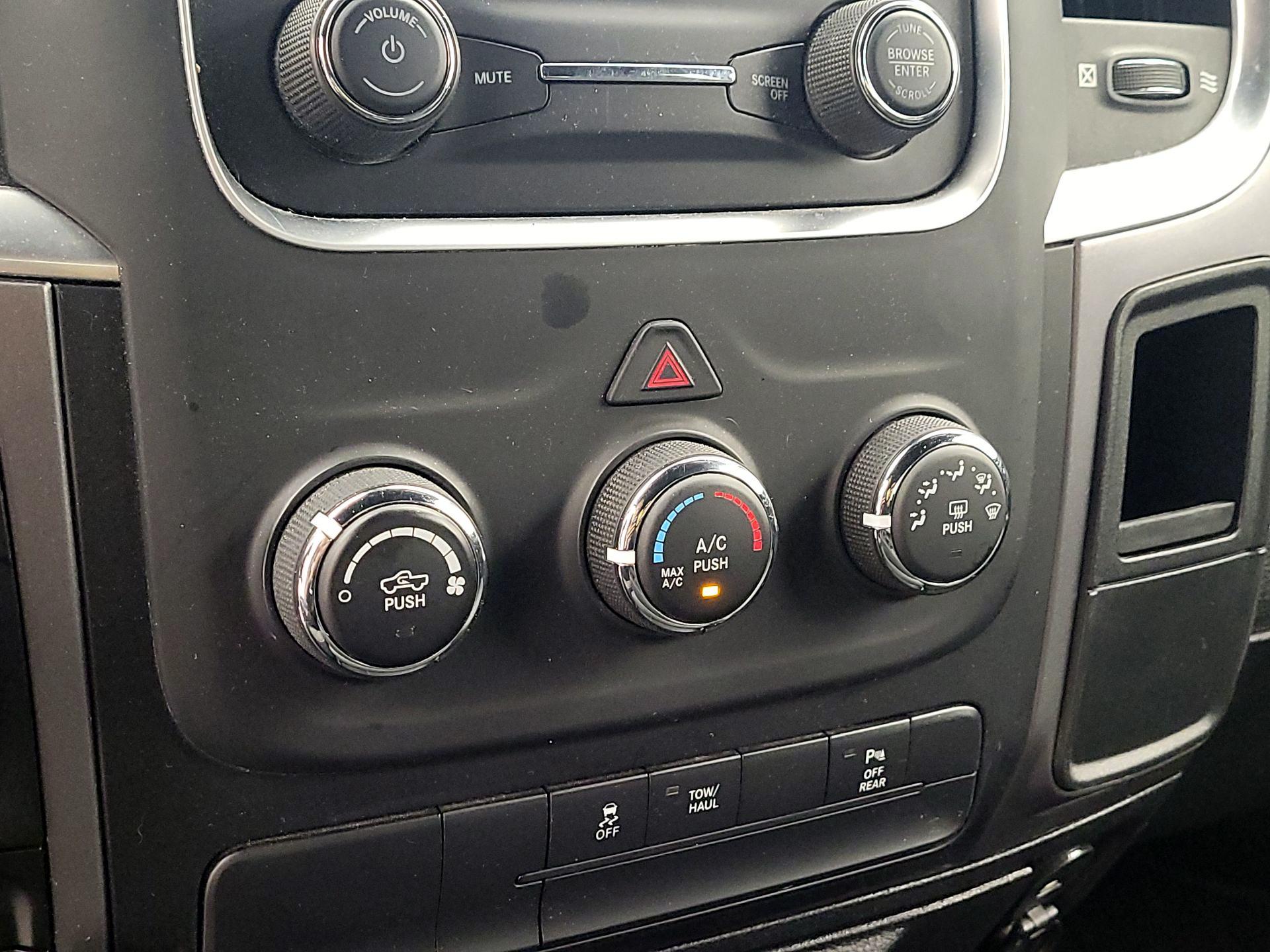 Thumbnail: 2022 RAM 1500 Classic - 16