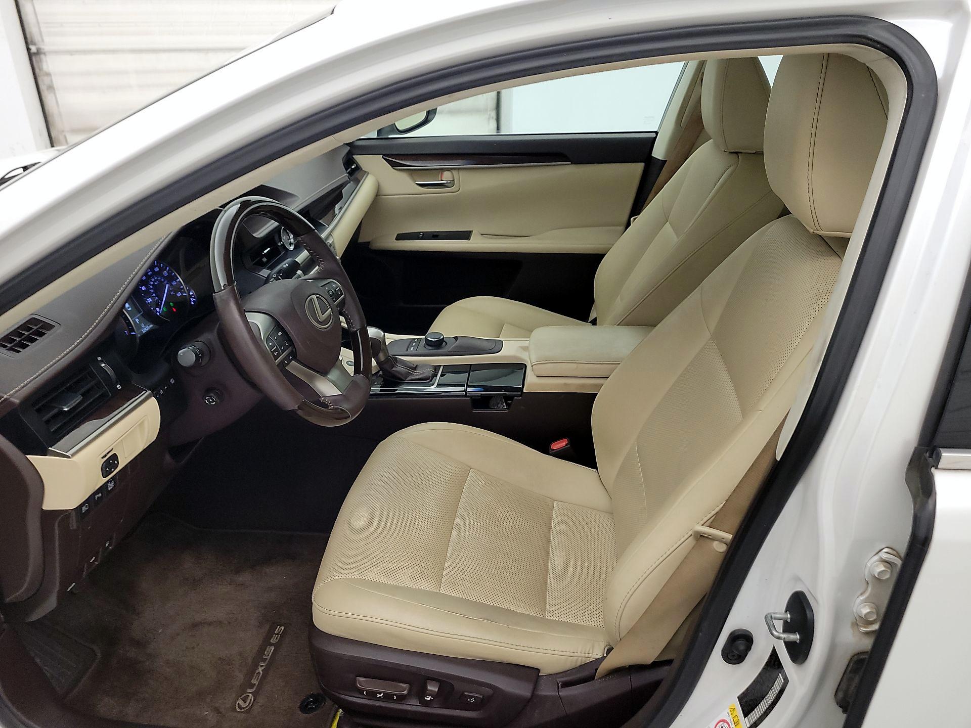 Thumbnail: 2018 Lexus ES - 11