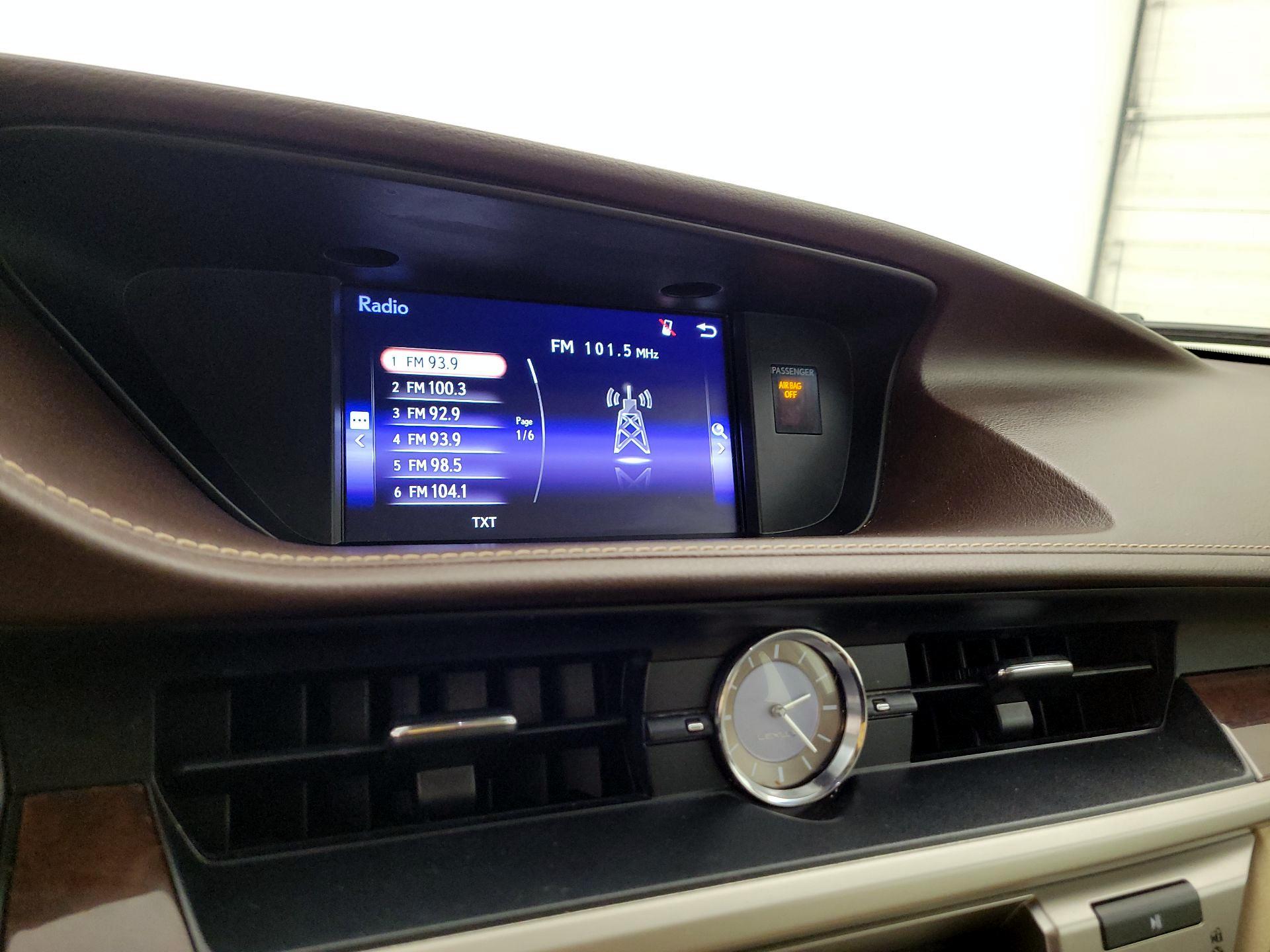 Thumbnail: 2018 Lexus ES - 13