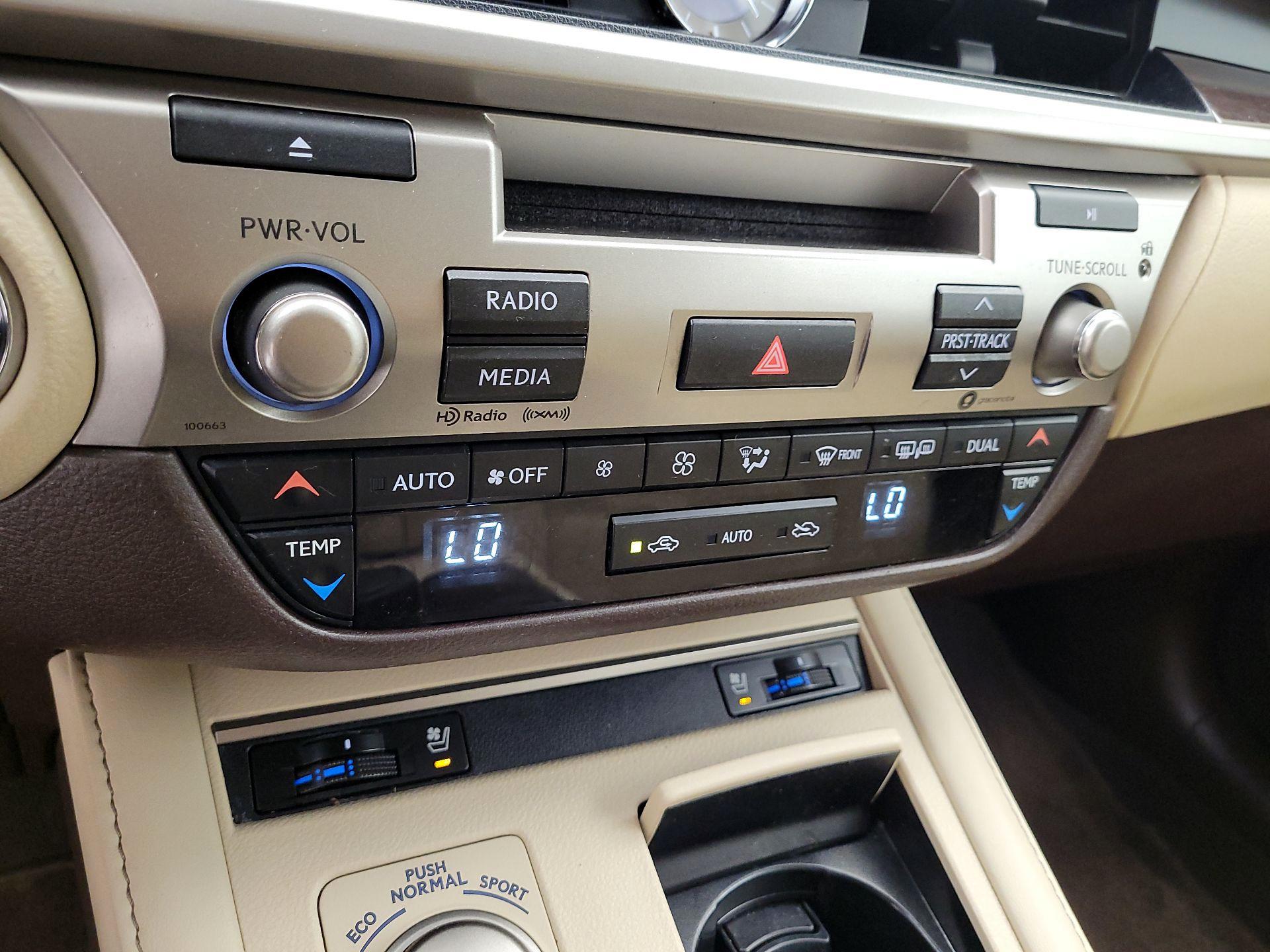 Thumbnail: 2018 Lexus ES - 14