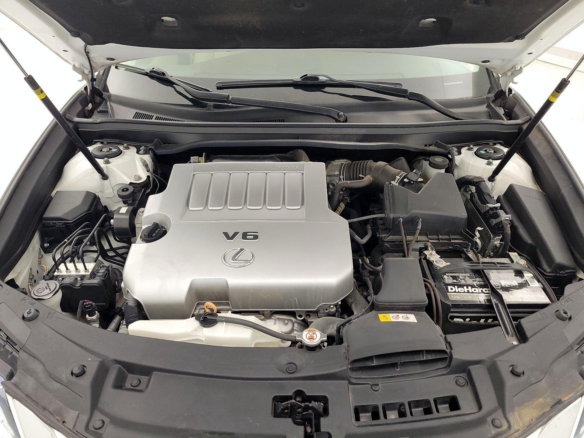 Thumbnail: 2018 Lexus ES - 17