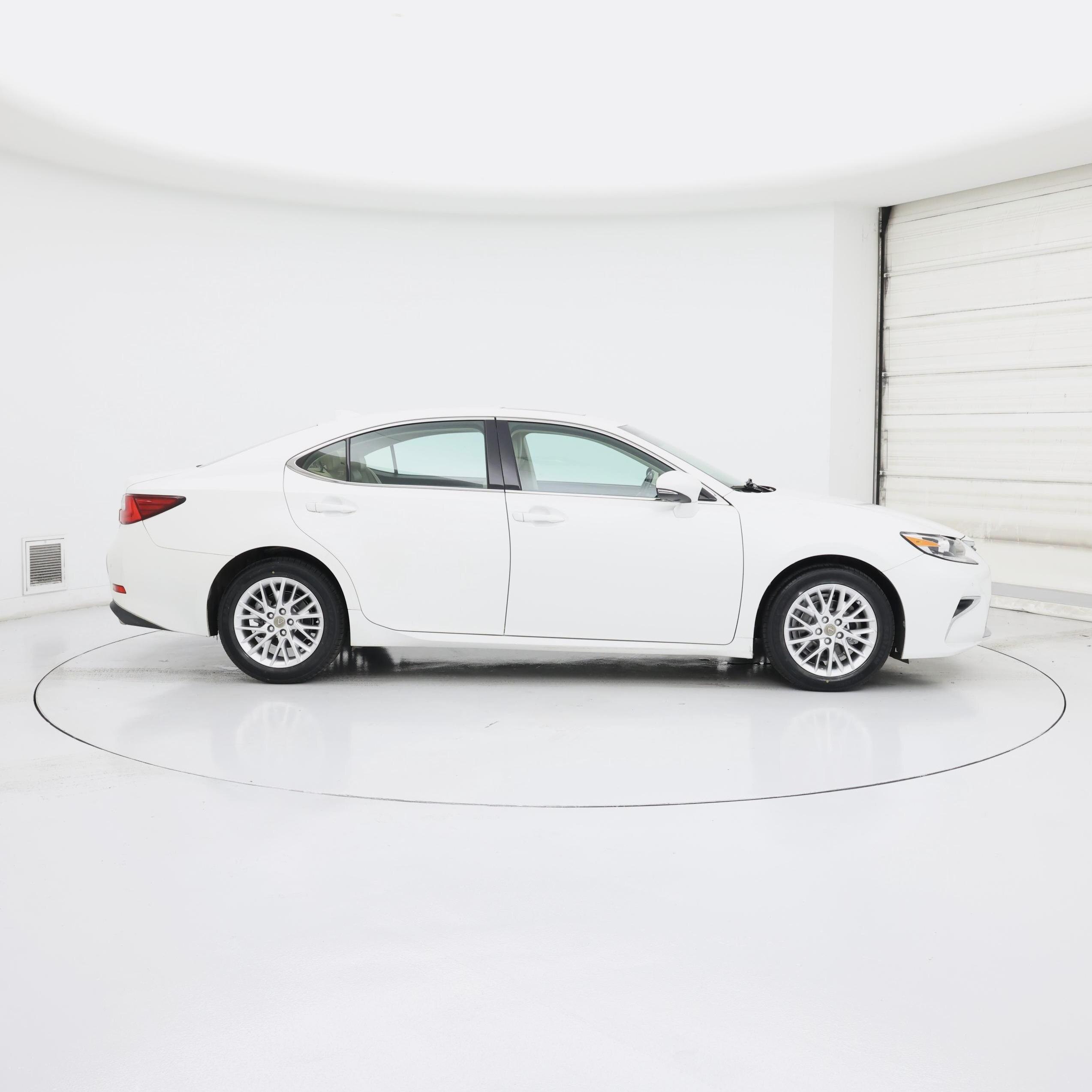 Thumbnail: 2018 Lexus ES - 7