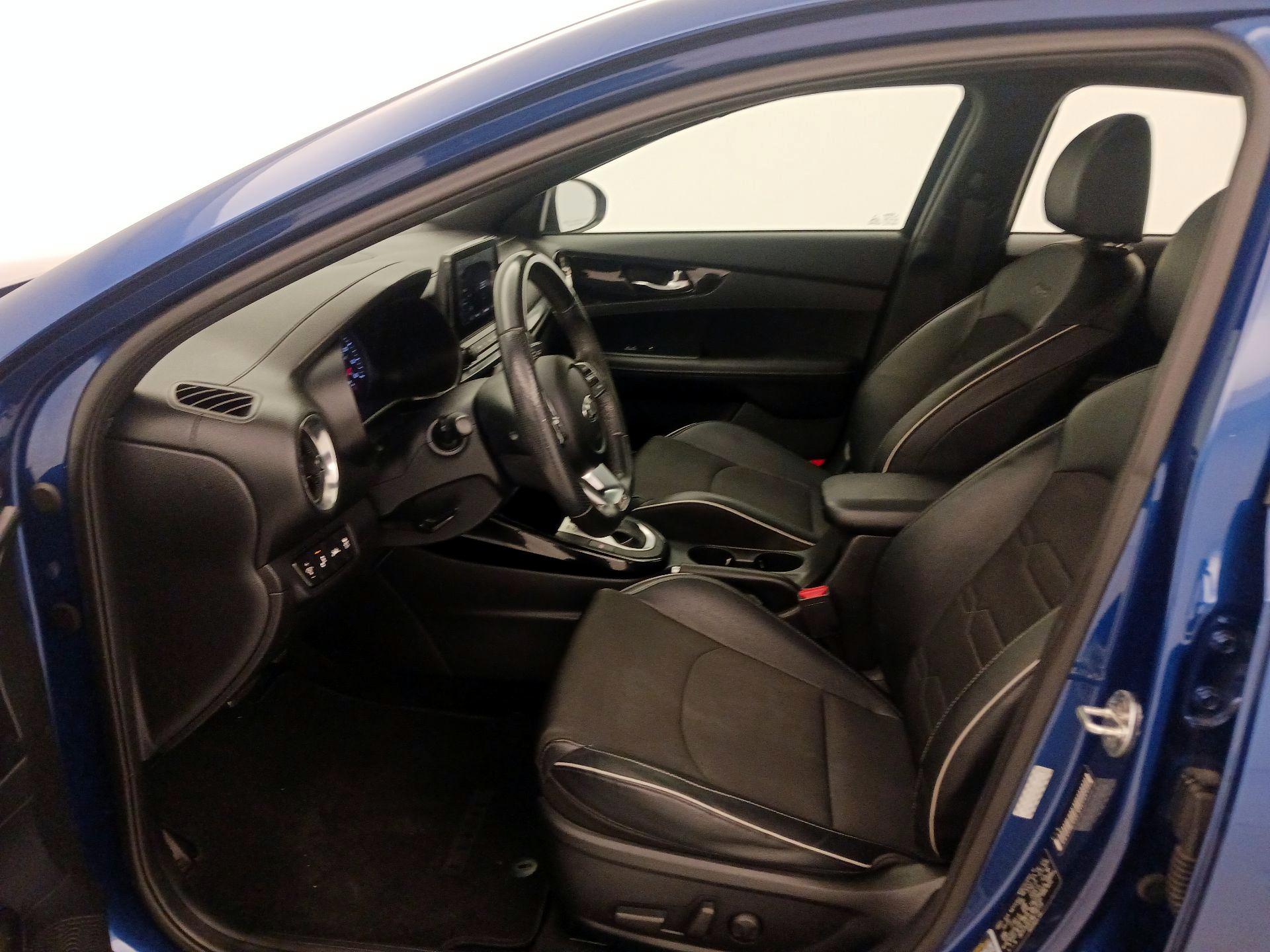 Thumbnail: 2021 Kia Forte - 11