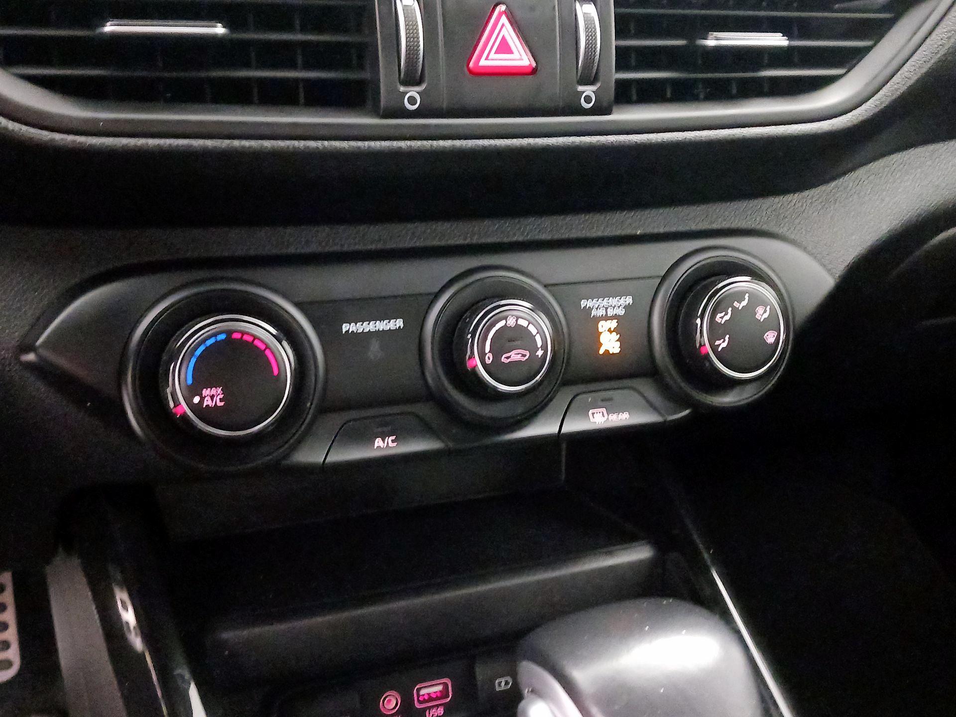 Thumbnail: 2021 Kia Forte - 16