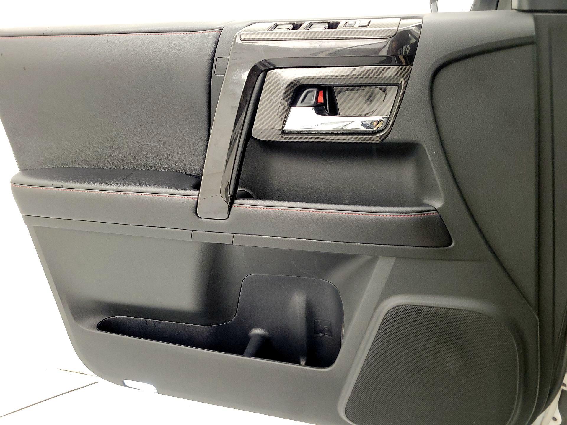 Thumbnail: 2017 Toyota 4Runner - 12