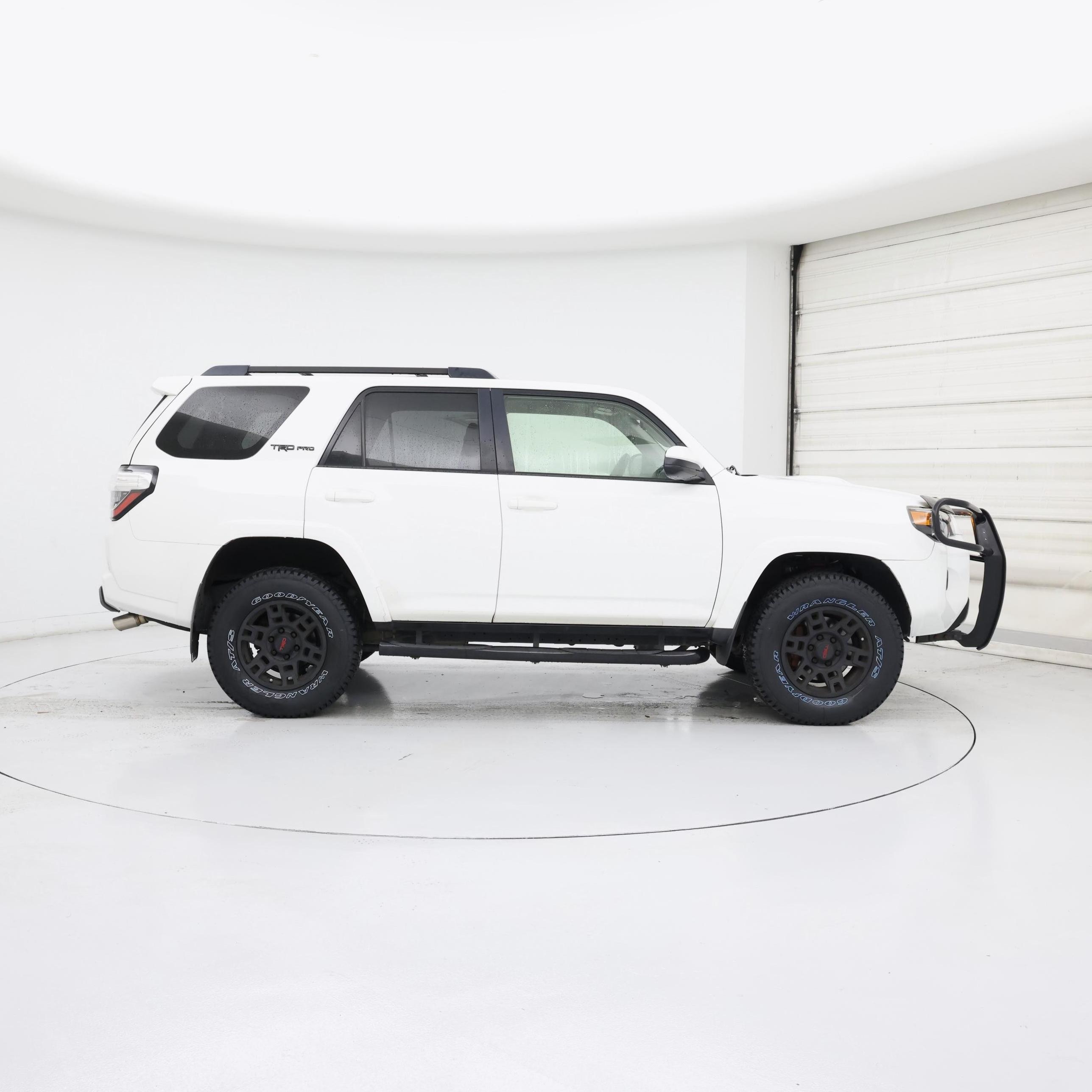 Thumbnail: 2017 Toyota 4Runner - 7