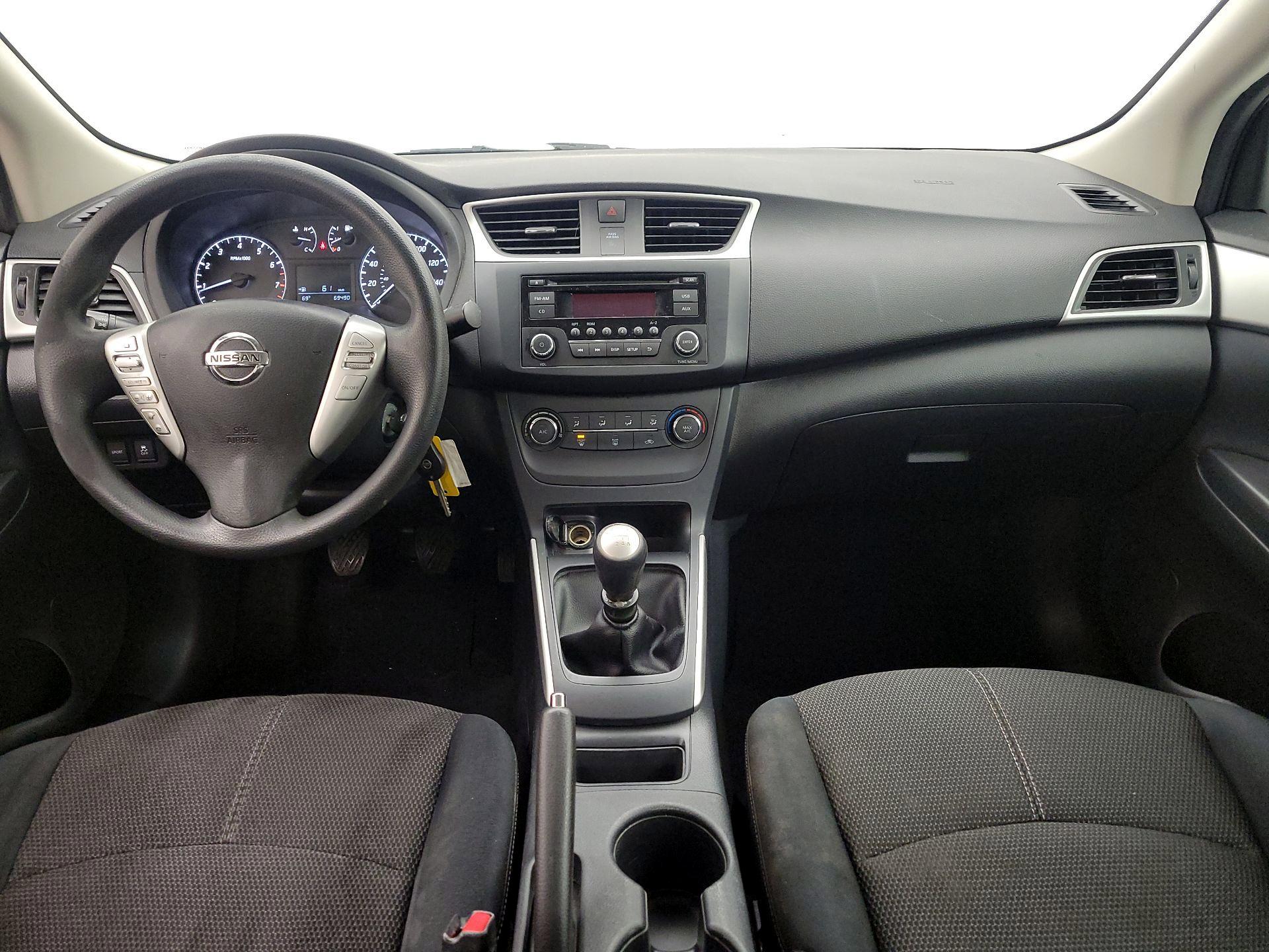 Thumbnail: 2017 Nissan Sentra - 9
