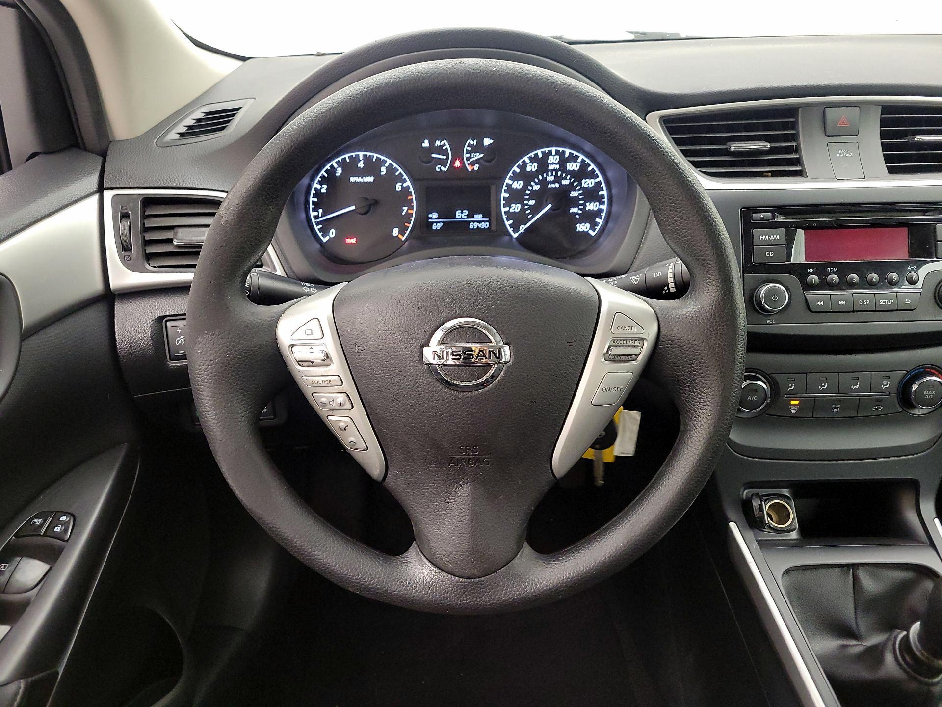 Thumbnail: 2017 Nissan Sentra - 10