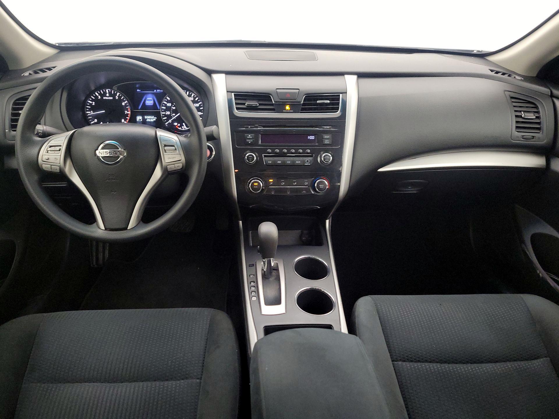 Thumbnail: 2015 Nissan Altima - 9