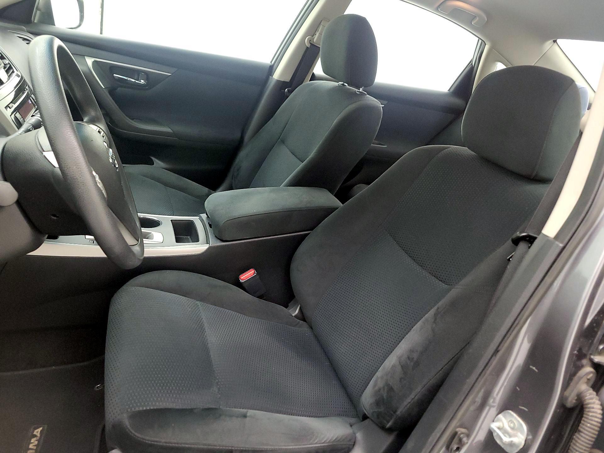 Thumbnail: 2015 Nissan Altima - 11