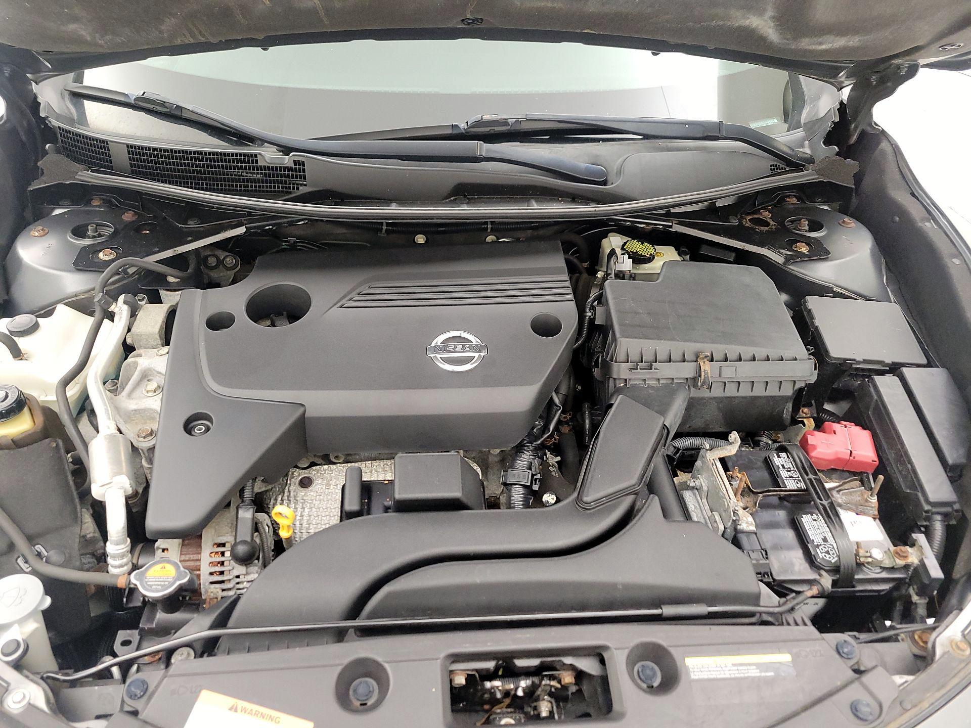 Thumbnail: 2015 Nissan Altima - 19