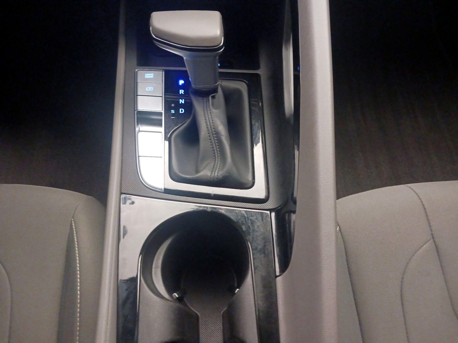 Thumbnail: 2024 Hyundai Elantra - 17