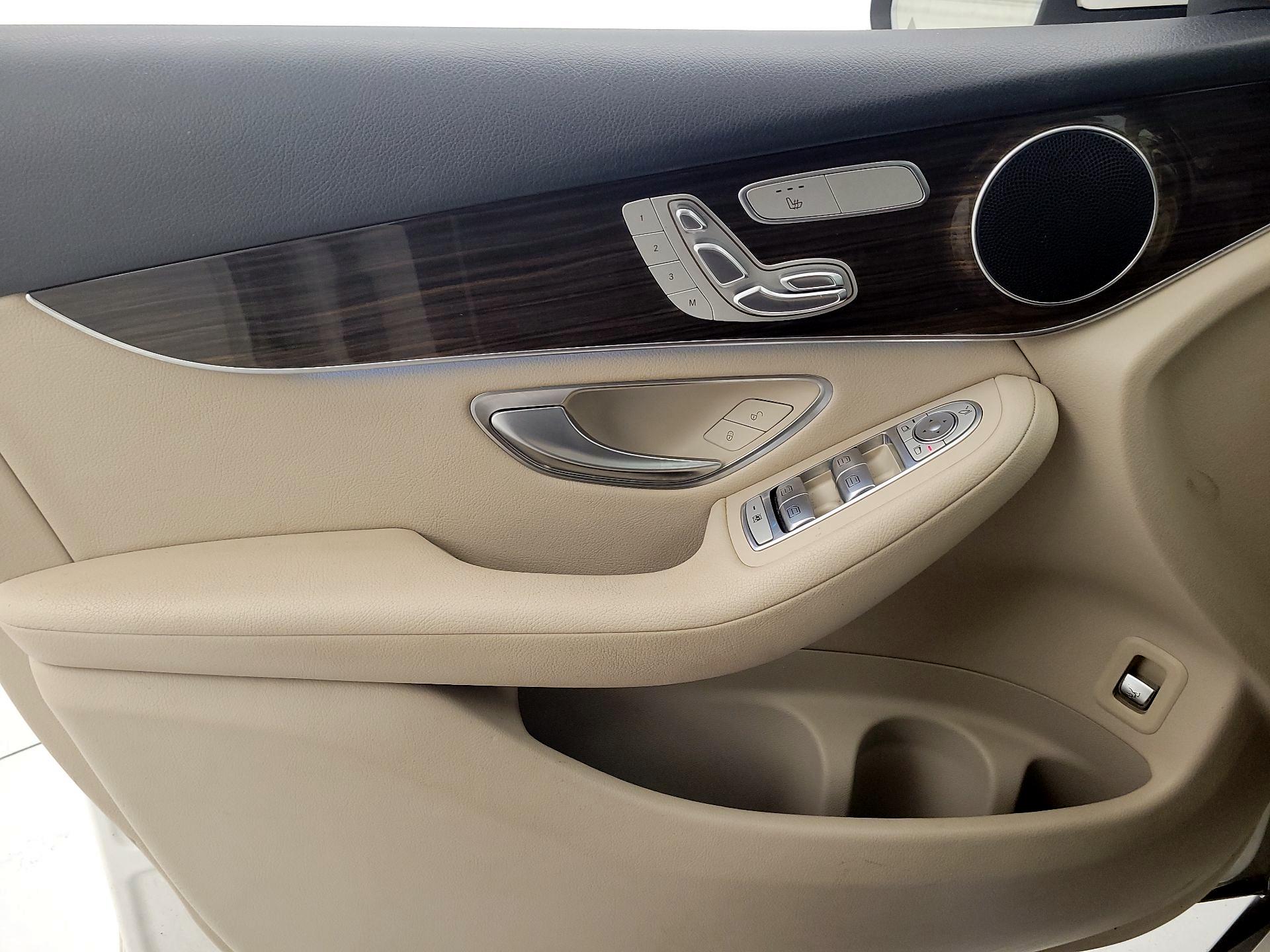 Thumbnail: 2019 Mercedes-Benz GLC - 12