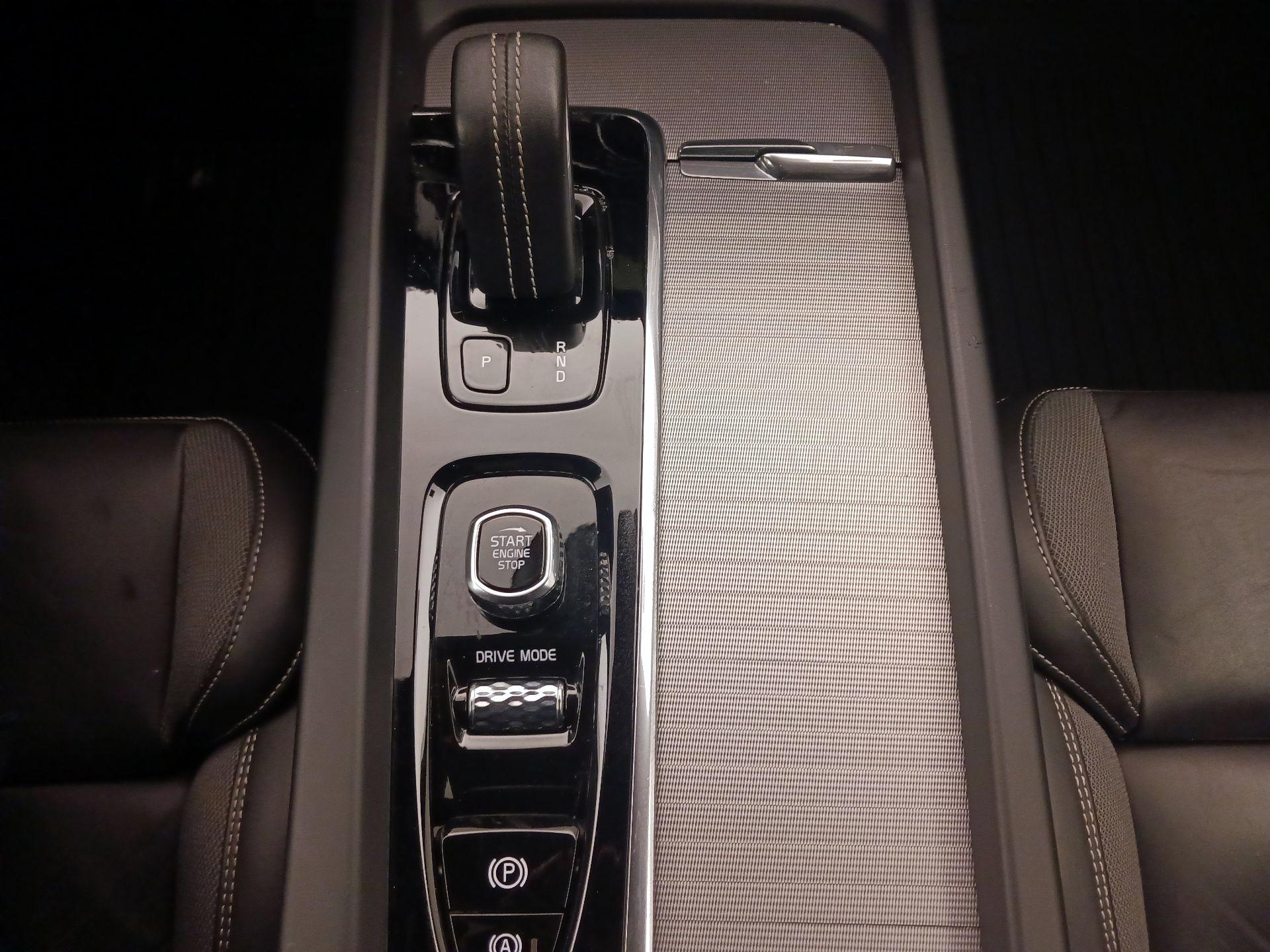 Thumbnail: 2020 Volvo XC60 - 18