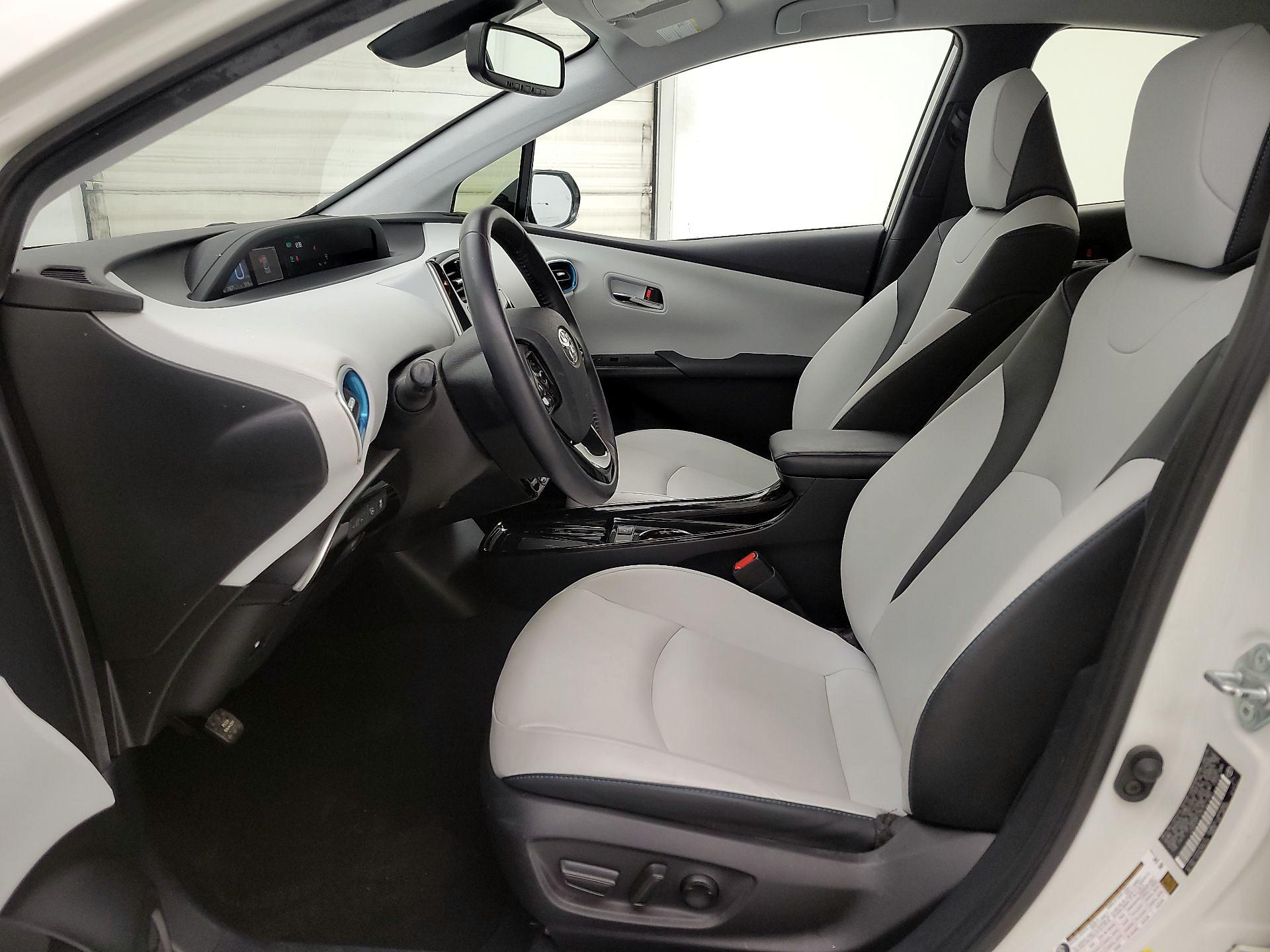 Thumbnail: 2019 Toyota Prius - 11