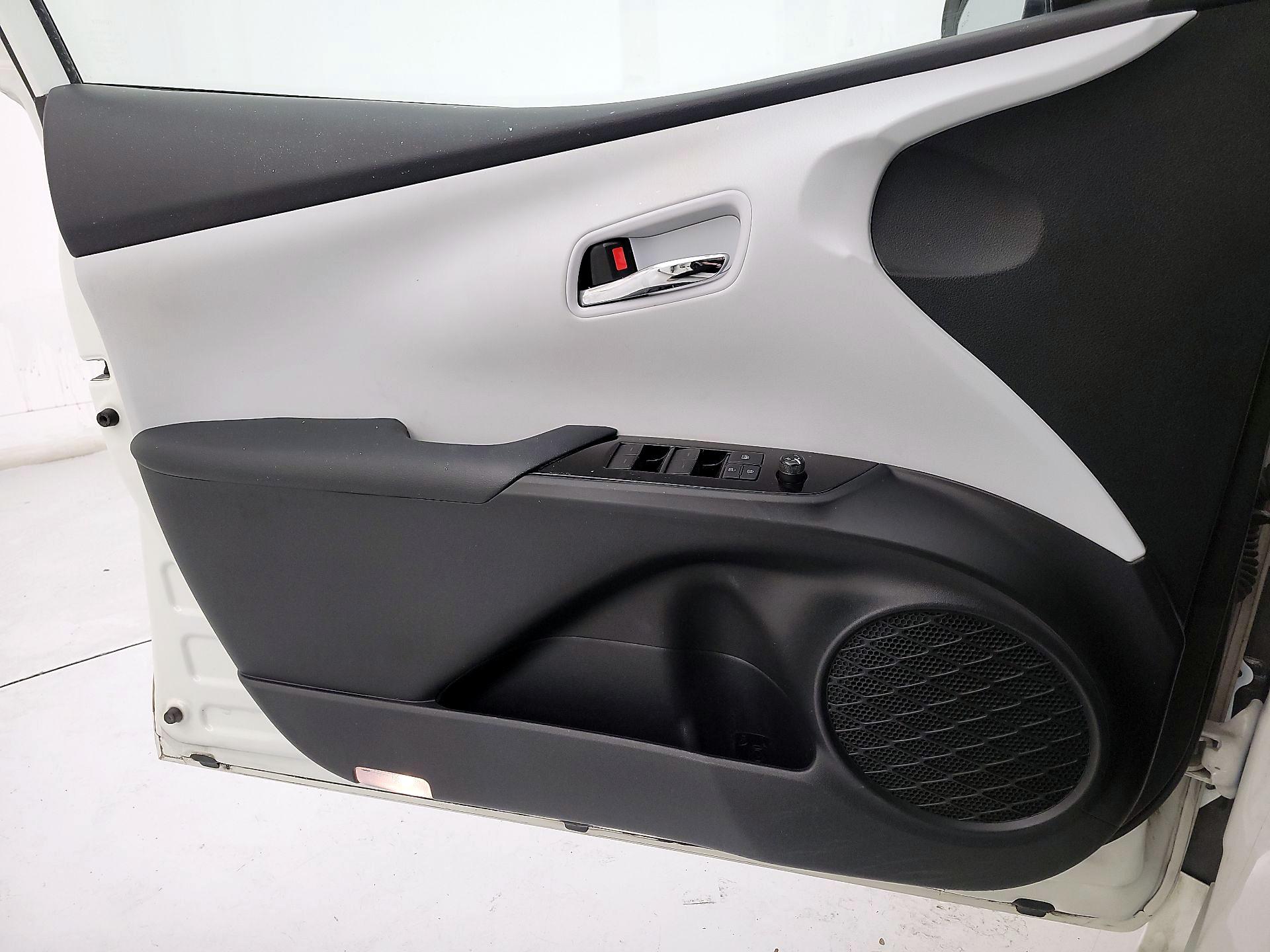 Thumbnail: 2019 Toyota Prius - 12