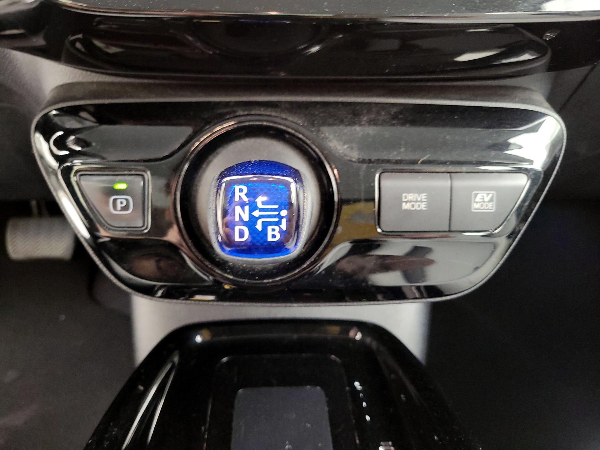 Thumbnail: 2019 Toyota Prius - 15