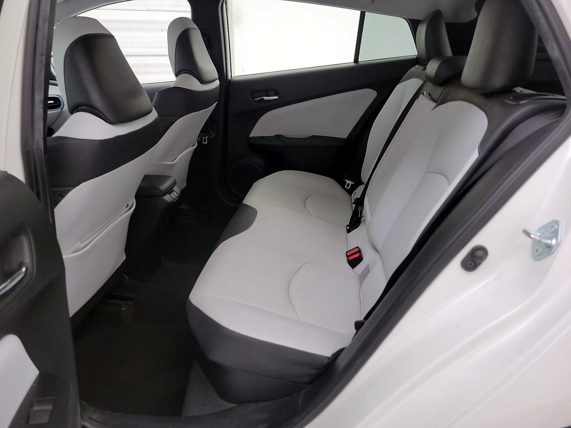 Thumbnail: 2019 Toyota Prius - 16