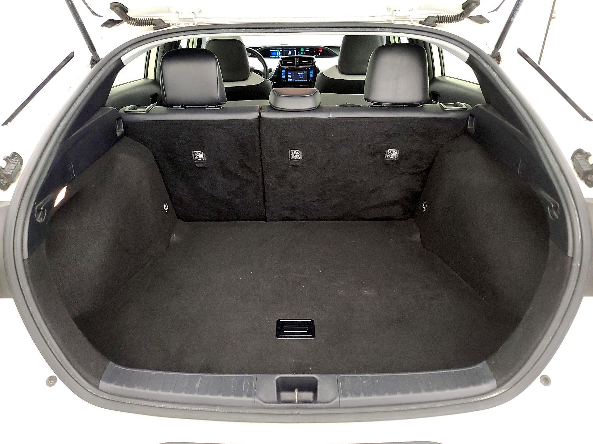 Thumbnail: 2019 Toyota Prius - 17