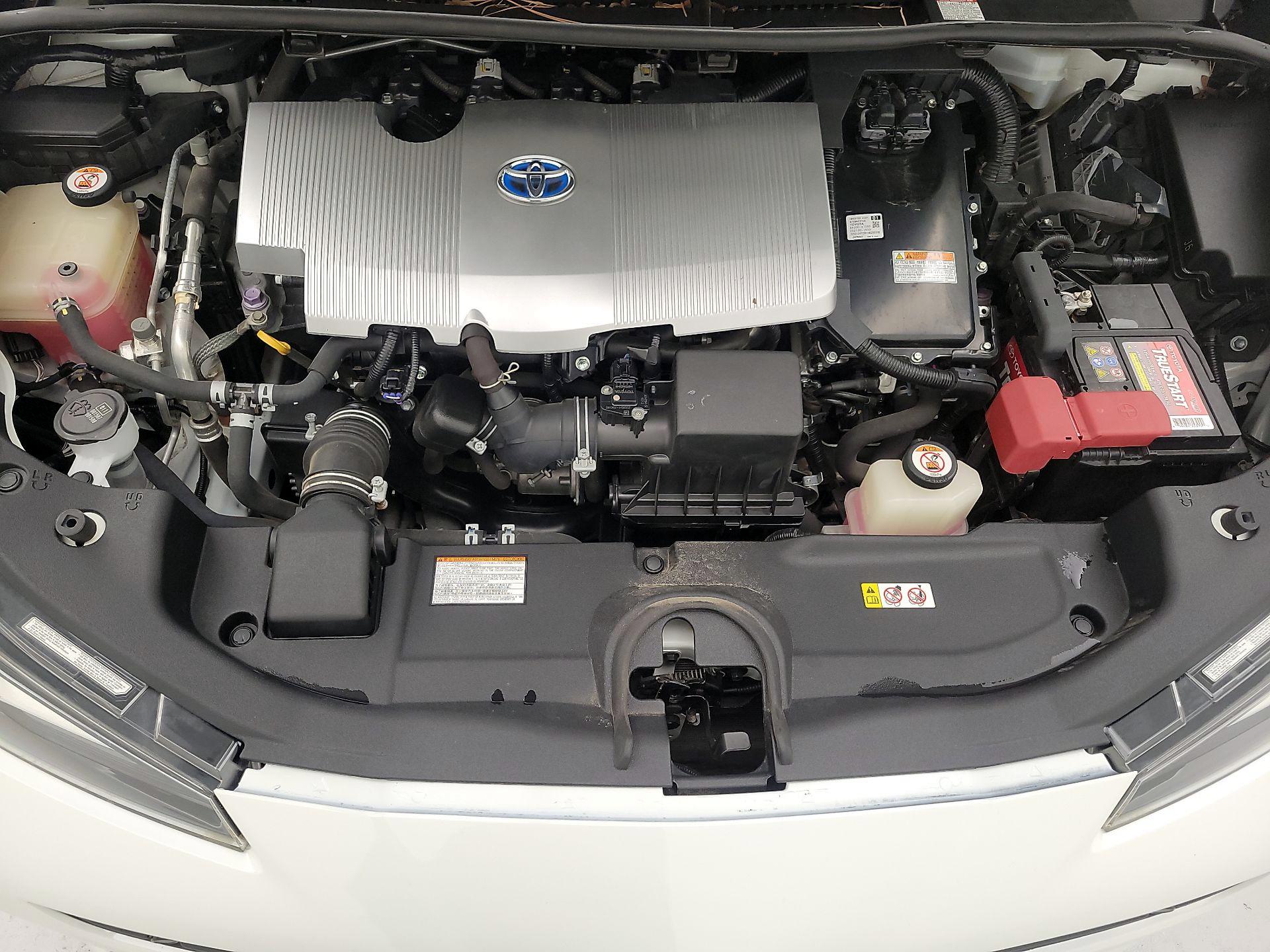 Thumbnail: 2019 Toyota Prius - 18