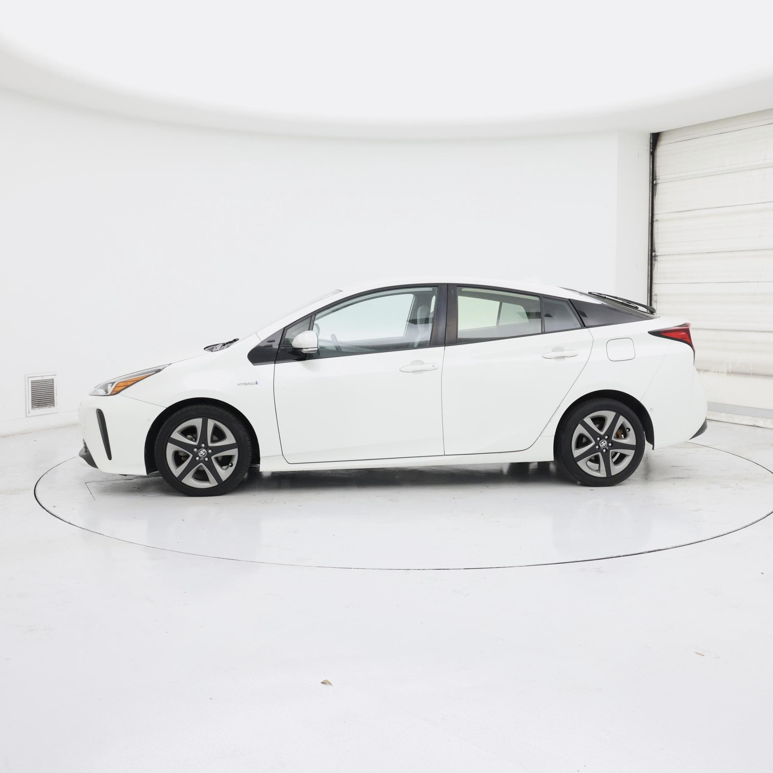 Thumbnail: 2019 Toyota Prius - 3