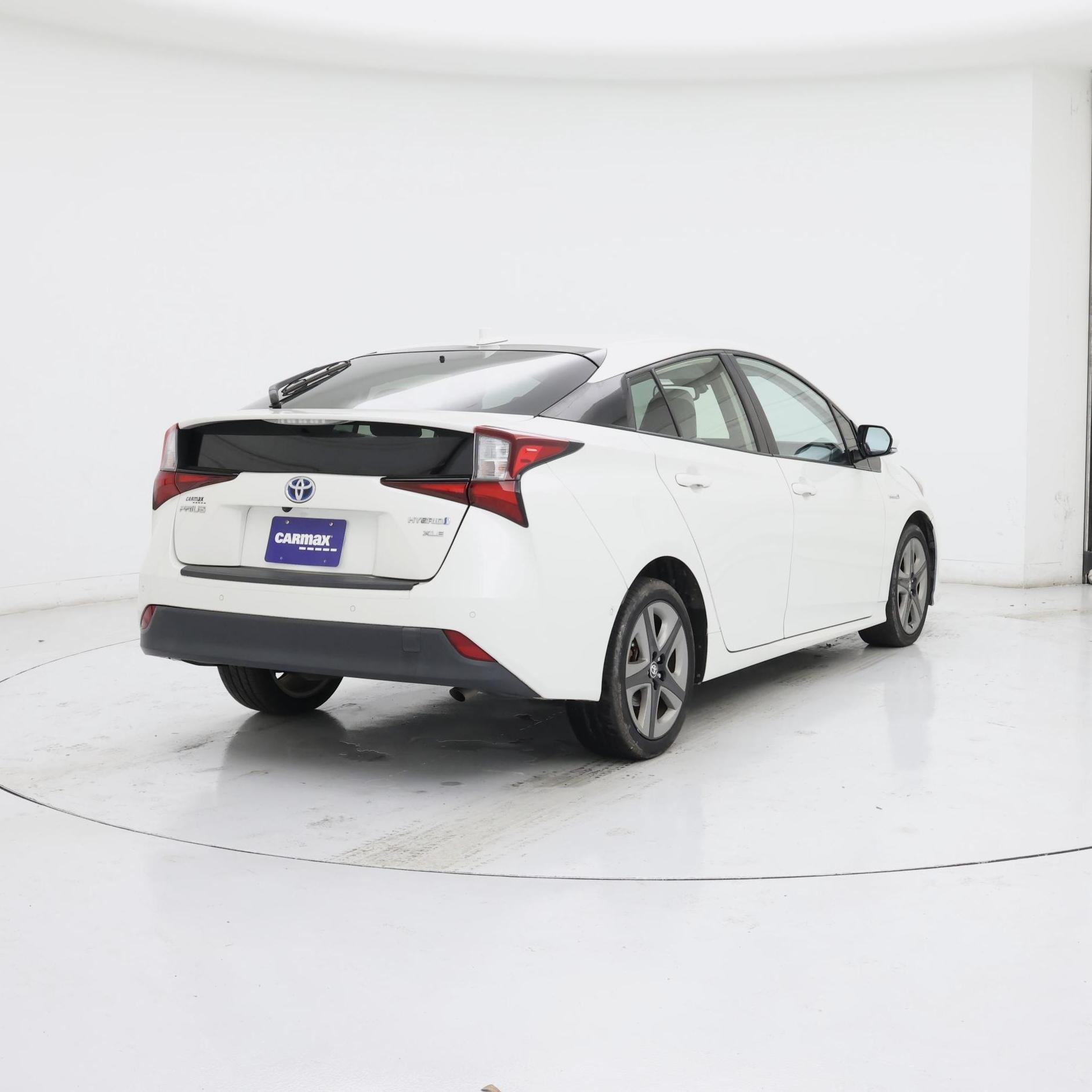Thumbnail: 2019 Toyota Prius - 8