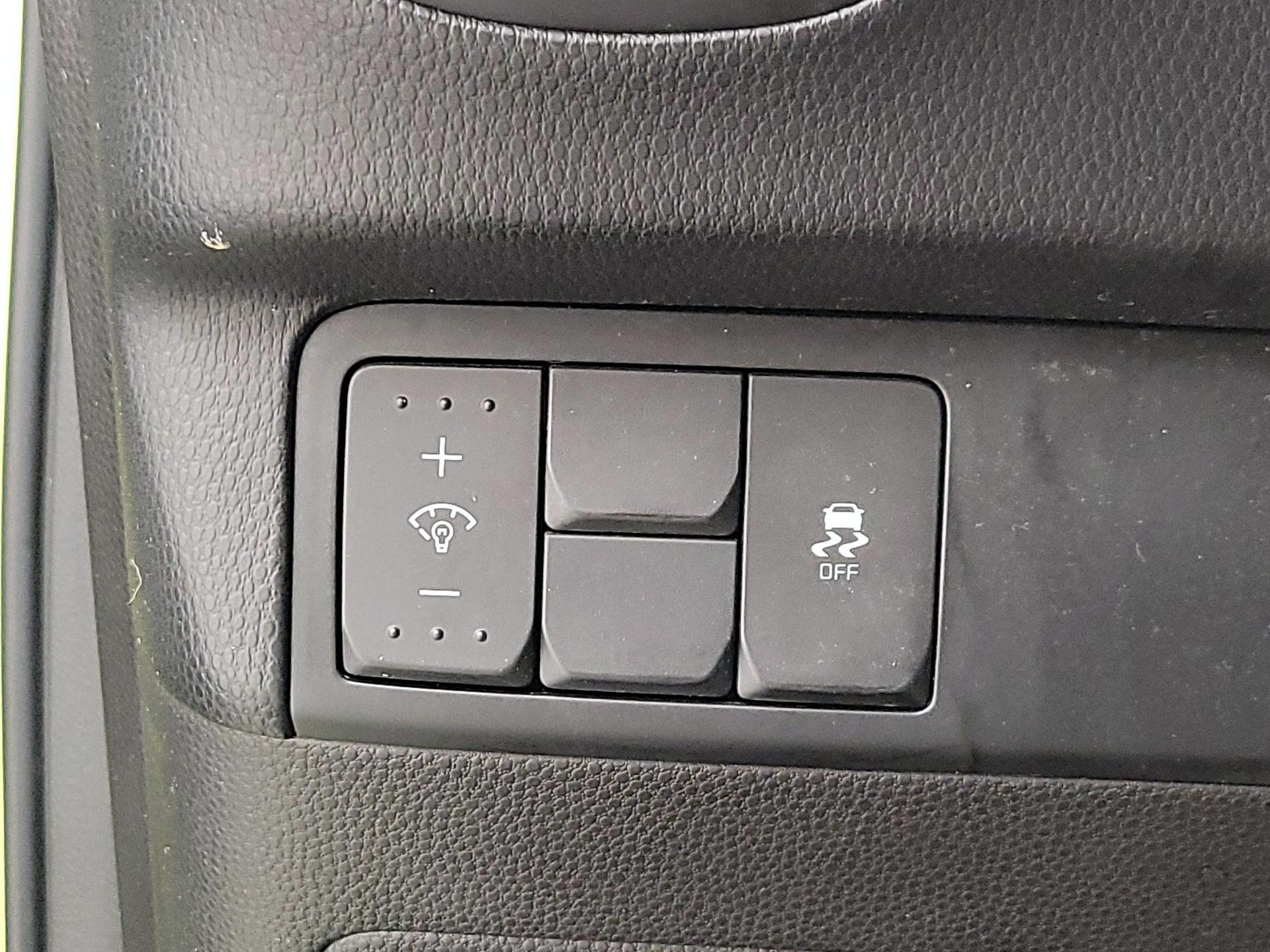 Thumbnail: 2015 Kia Soul - 13