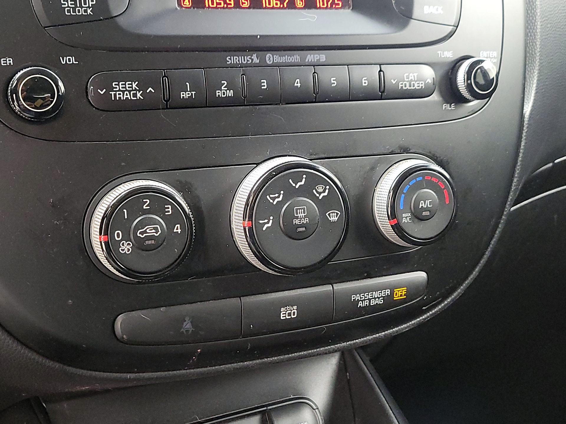 Thumbnail: 2015 Kia Soul - 15