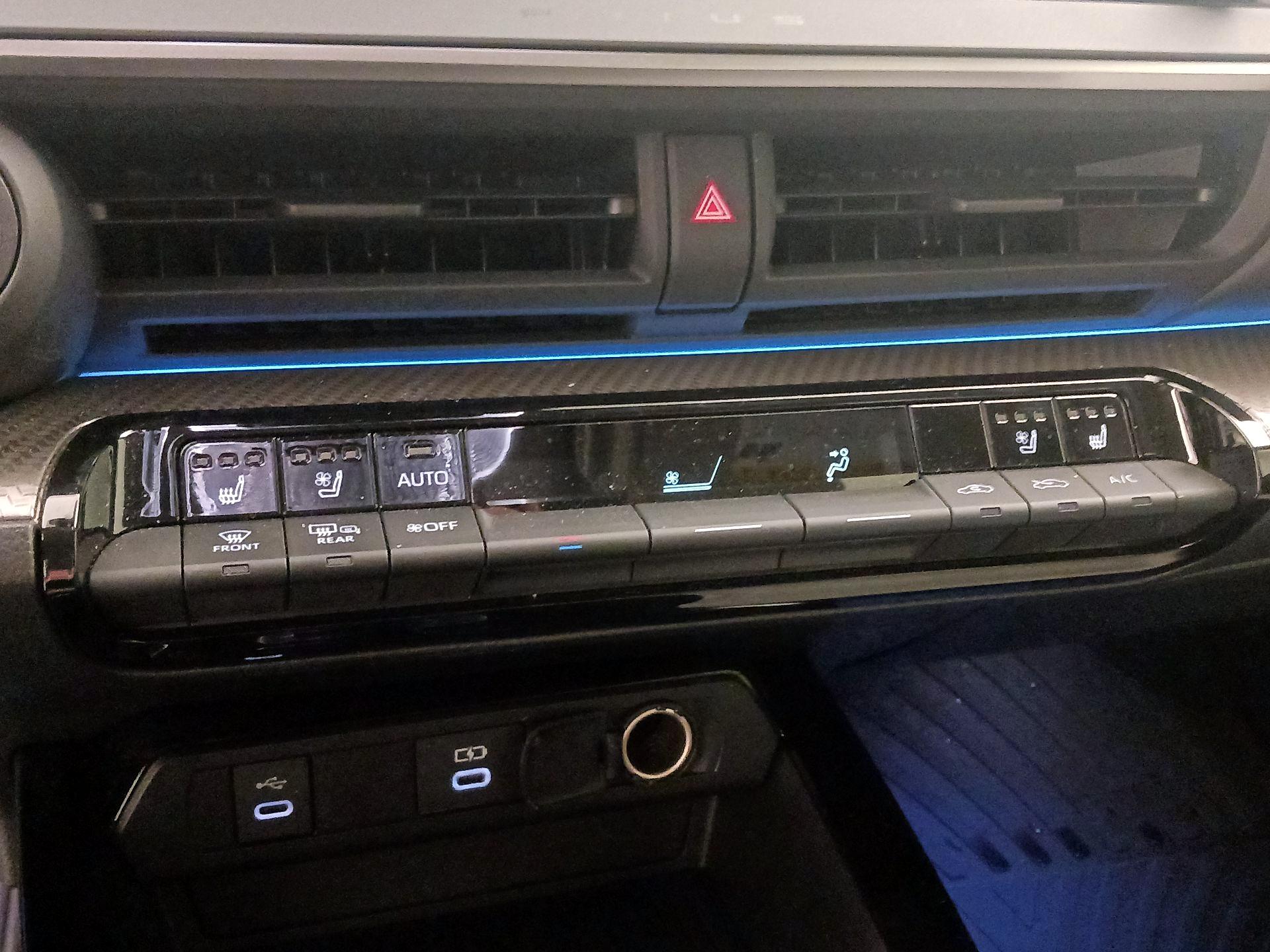 Thumbnail: 2025 Toyota Prius - 16