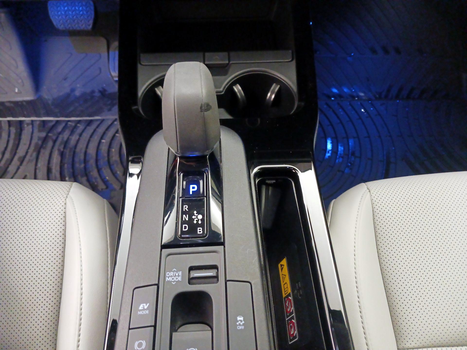 Thumbnail: 2025 Toyota Prius - 17