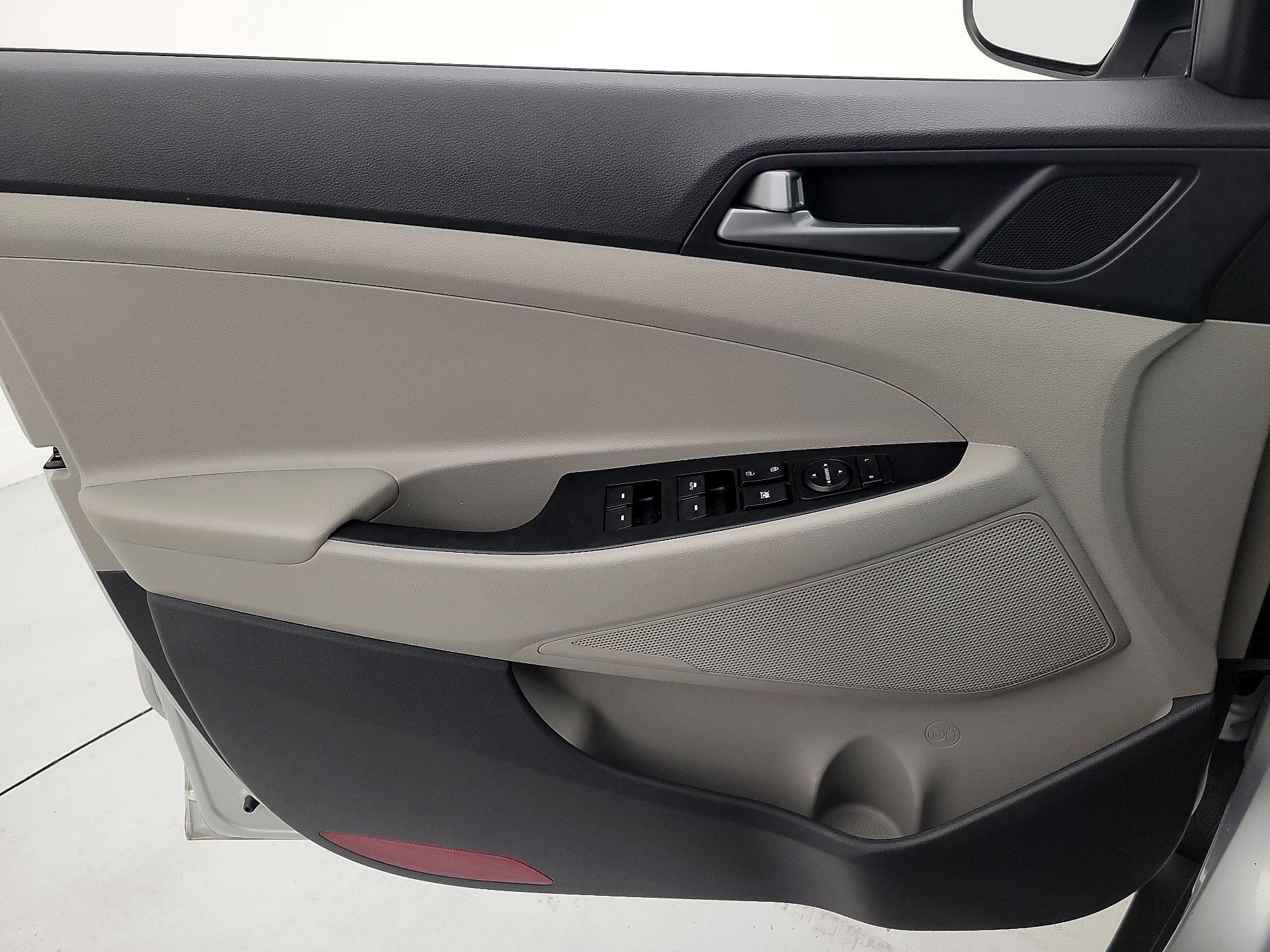 Thumbnail: 2017 Hyundai Tucson - 12